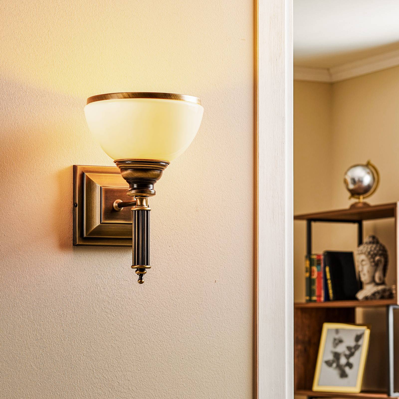 Petro wall light, antique with glass lampshade
