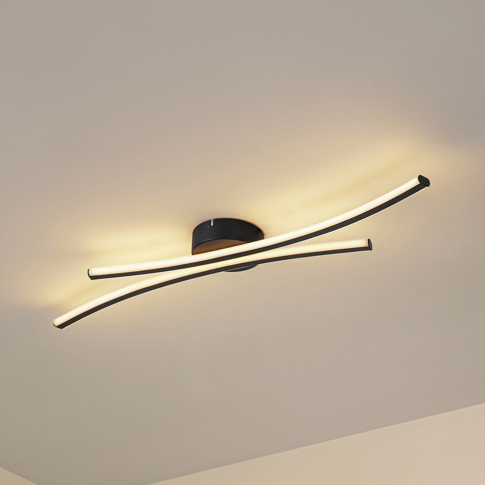 Lindby Plafonieră LED Ravion, 90 cm, negru, 3.000 K