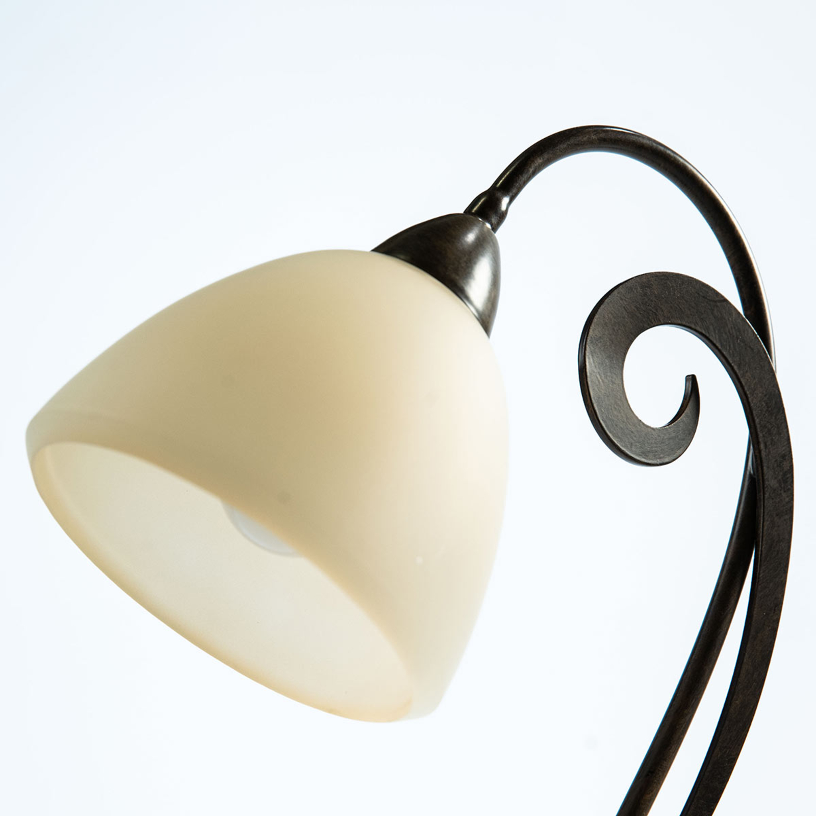 Lámpara de mesa Luca en estilo rústico