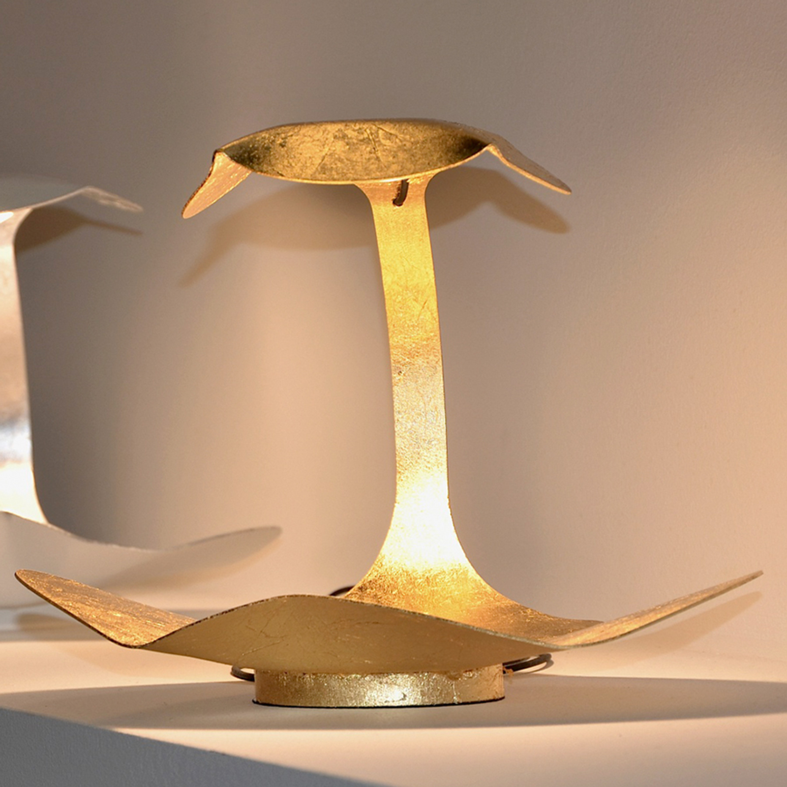 Gyllene designer-LED-bordslampa Gi.Gi