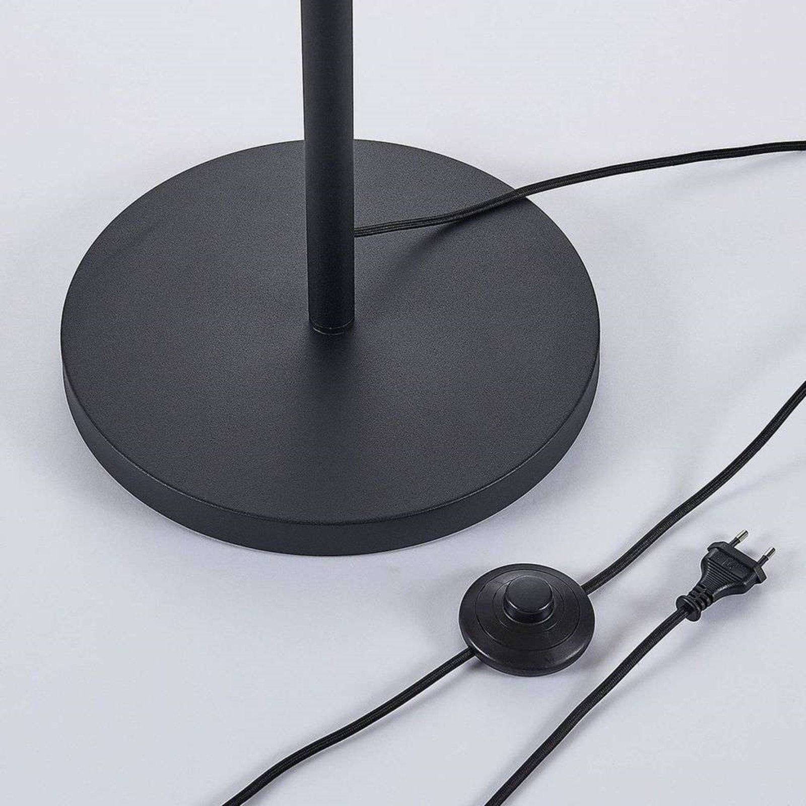 Muriel 1 Floor Lamp Black/Gold - Lindby