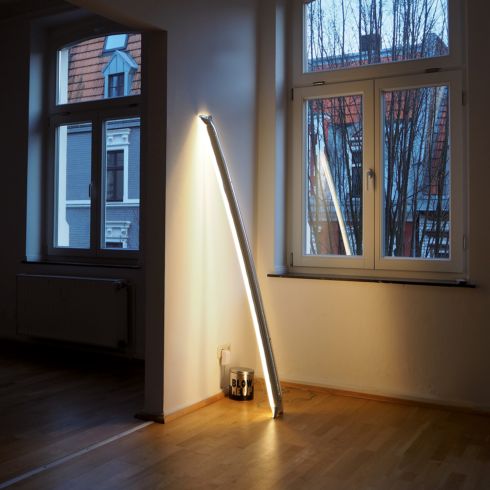 Ingo Maurer Blow Me Up LED vloerlamp 180cm zilver