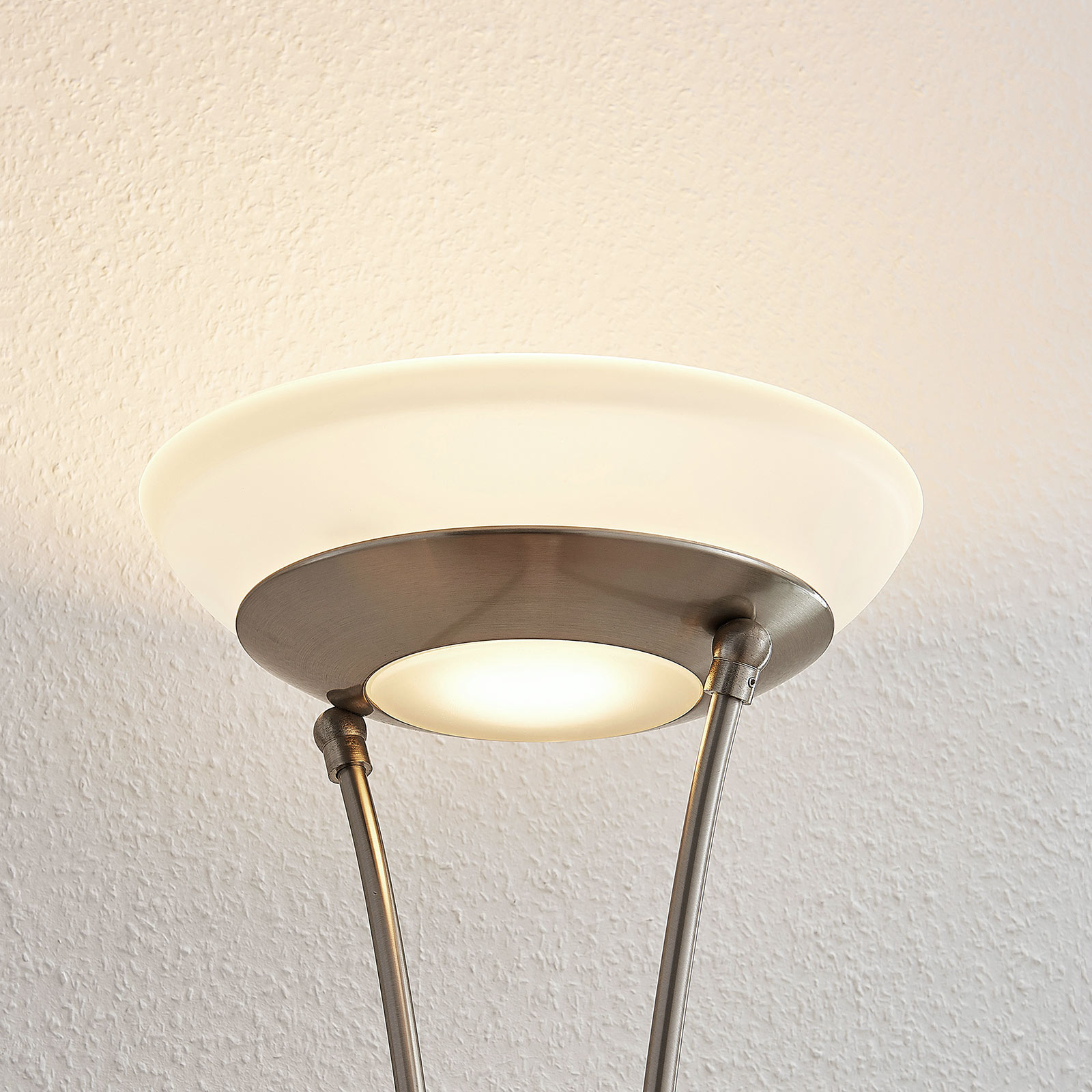 LED stojací lampa Amadou, čtecí světlo, nikl