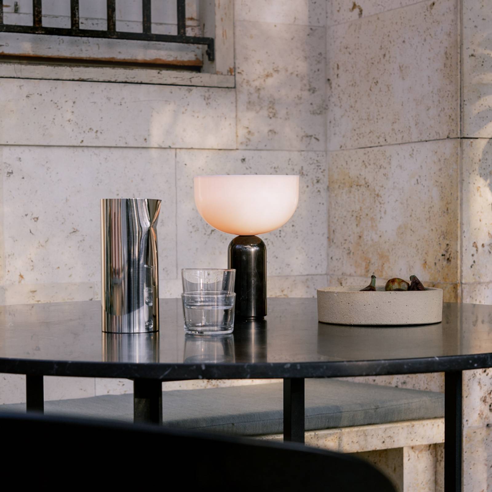 E-shop New Works Kizu stolová lampa na batérie čierna