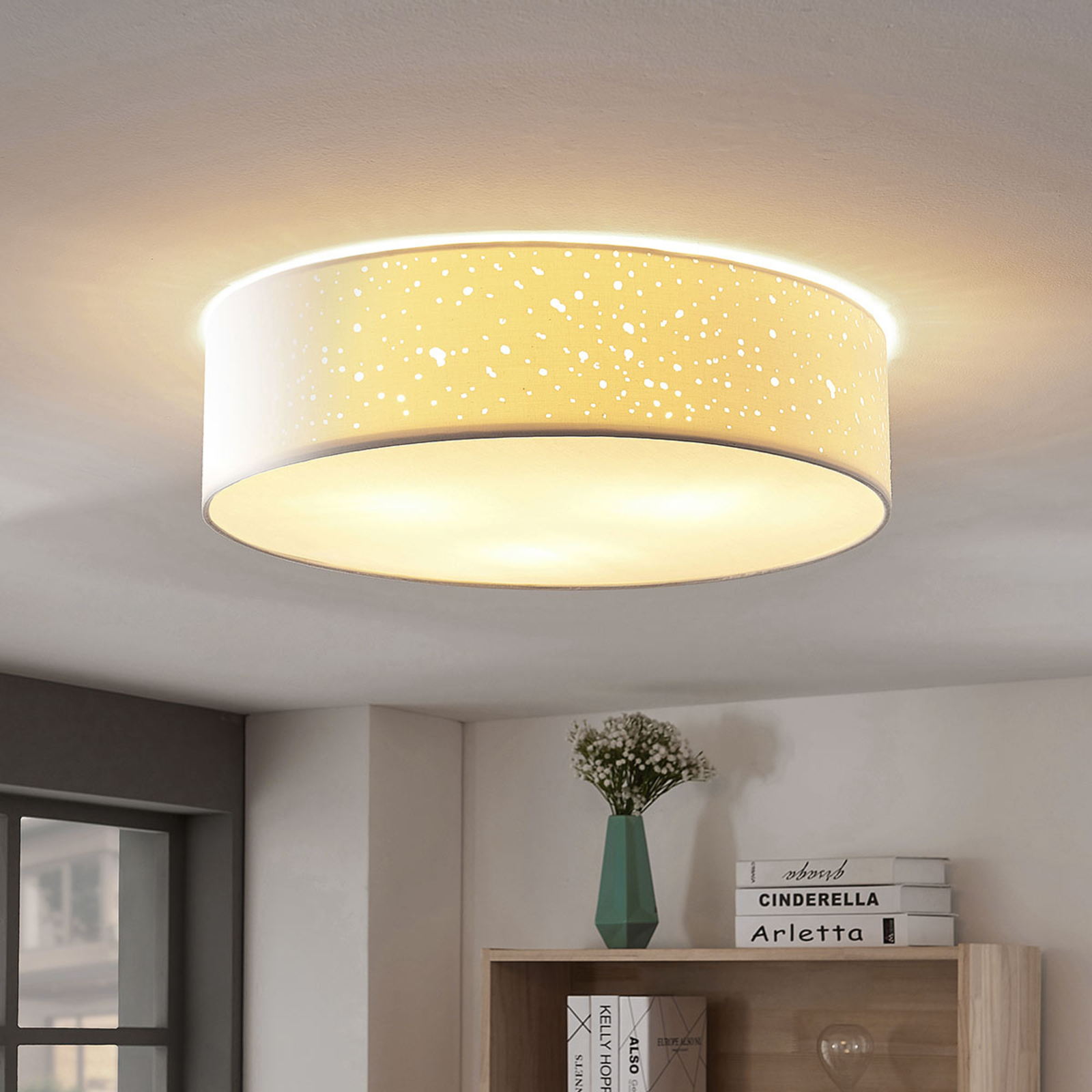 Umma Ceiling Lamp H15 White/Satin Nickel - Lindby