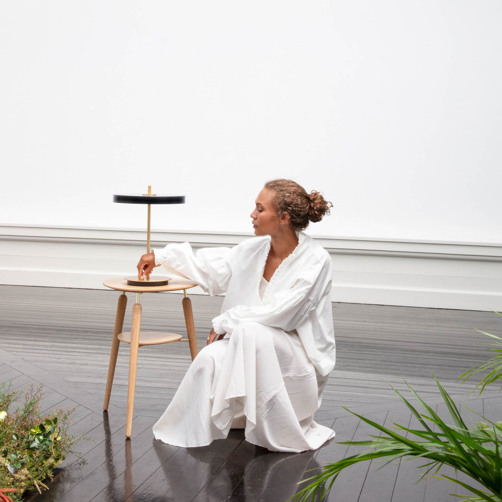 Asteria Candeeiro de Mesa Black - UMAGE