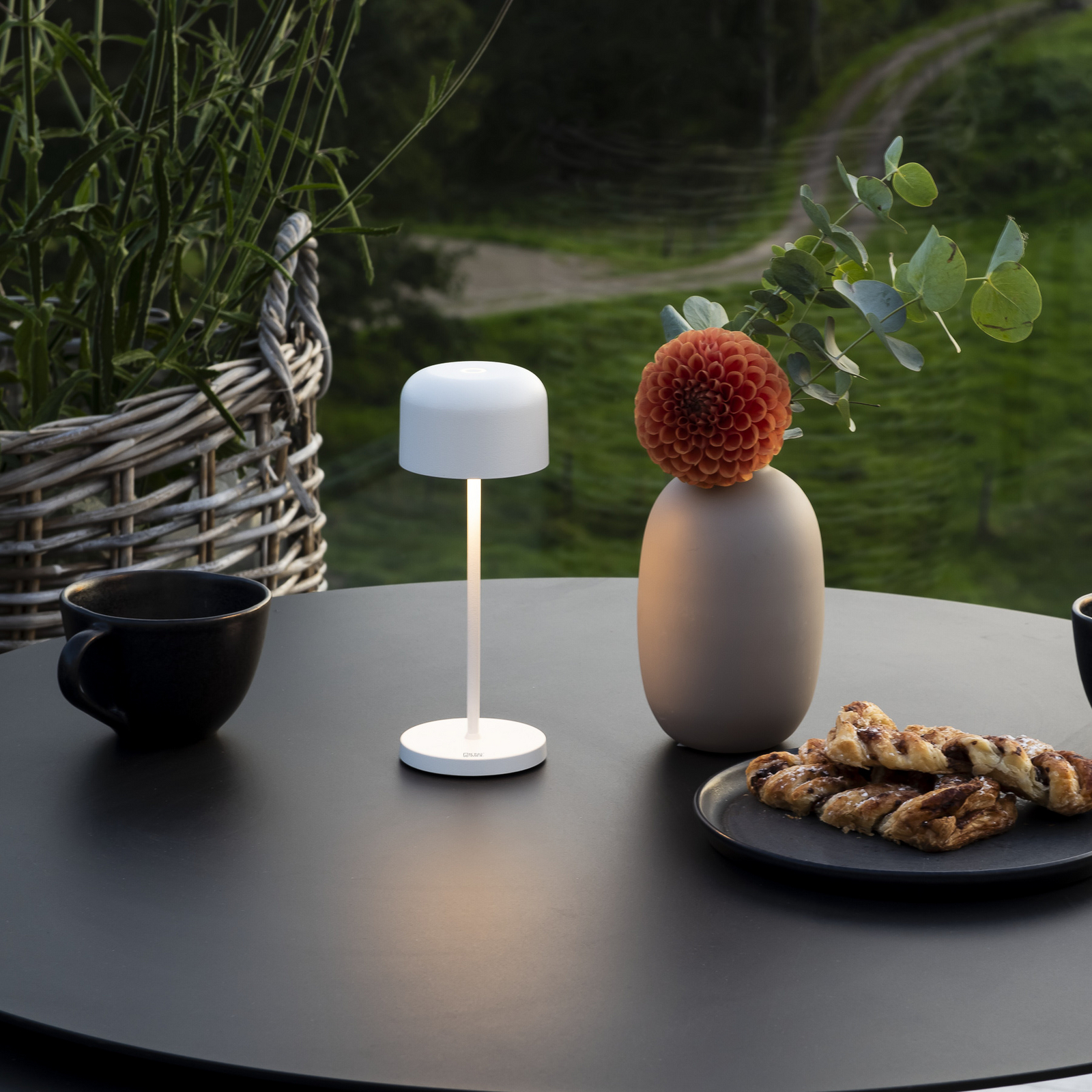 LED tafellamp Lille, hoogte 20 cm, wit, IP54, USB