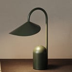 ferm LIVING Lampa stołowa LED Arum, zielona, ściemniana, IP44