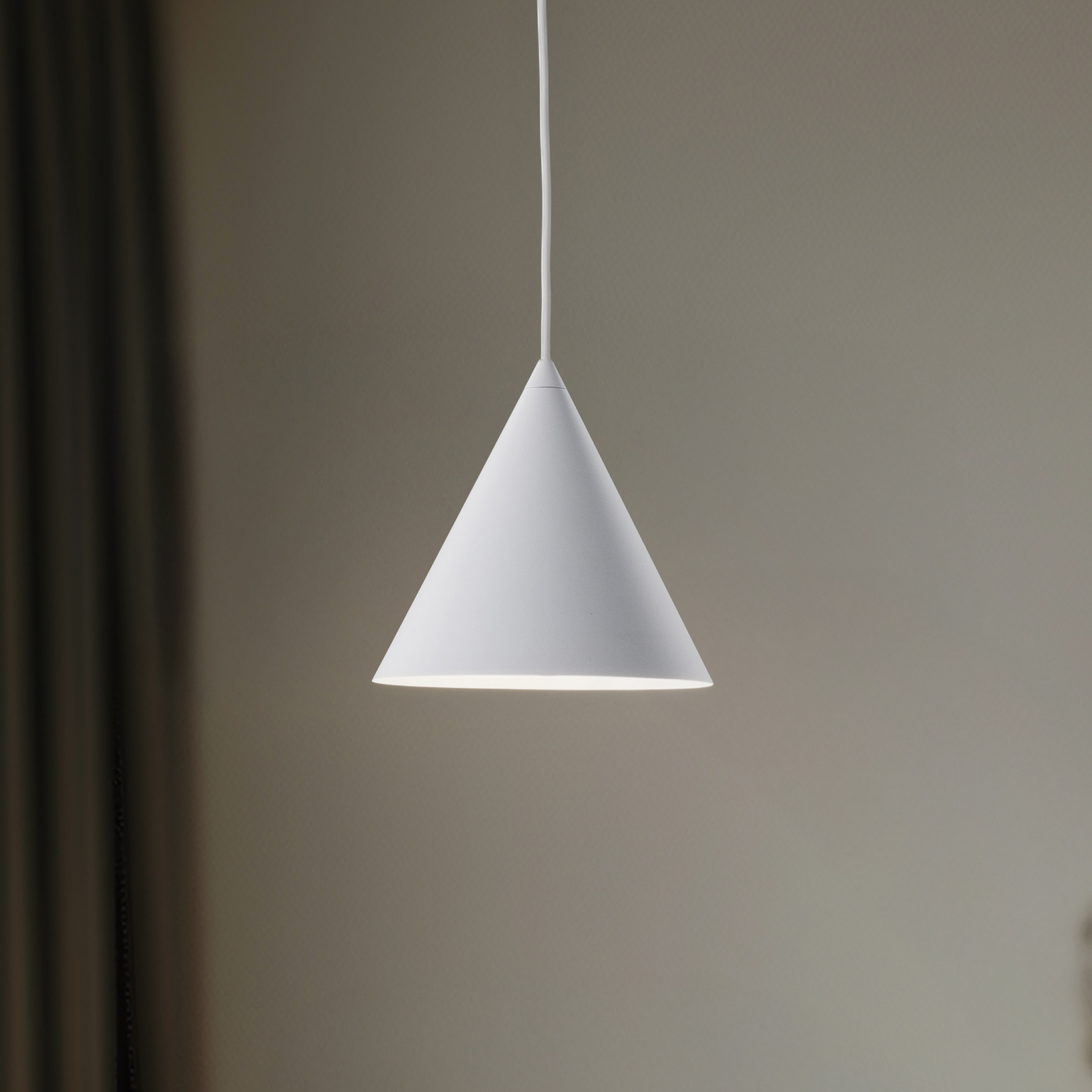Cono pendant light, white, Ø 19 cm, steel, 1-bulb