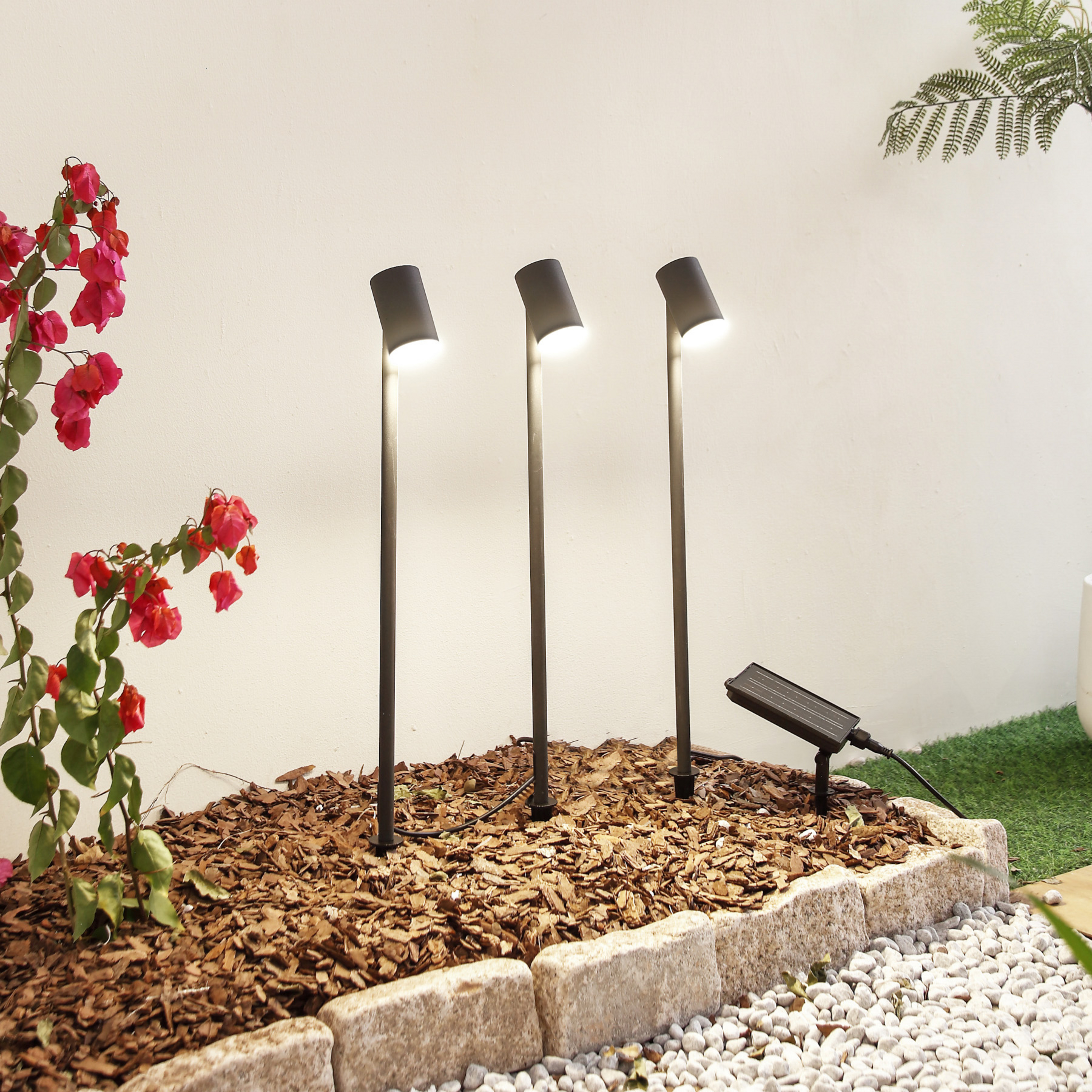 Lindby LED-Solarleuchte Myric, 3er-Set, schwarz, Alu, 3.000K