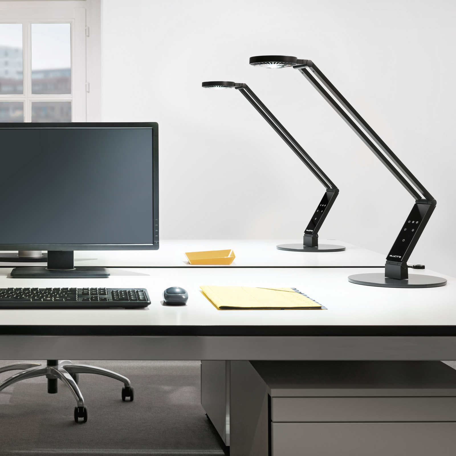 Luctra Table Radial LED-Tischleuchte Fuß