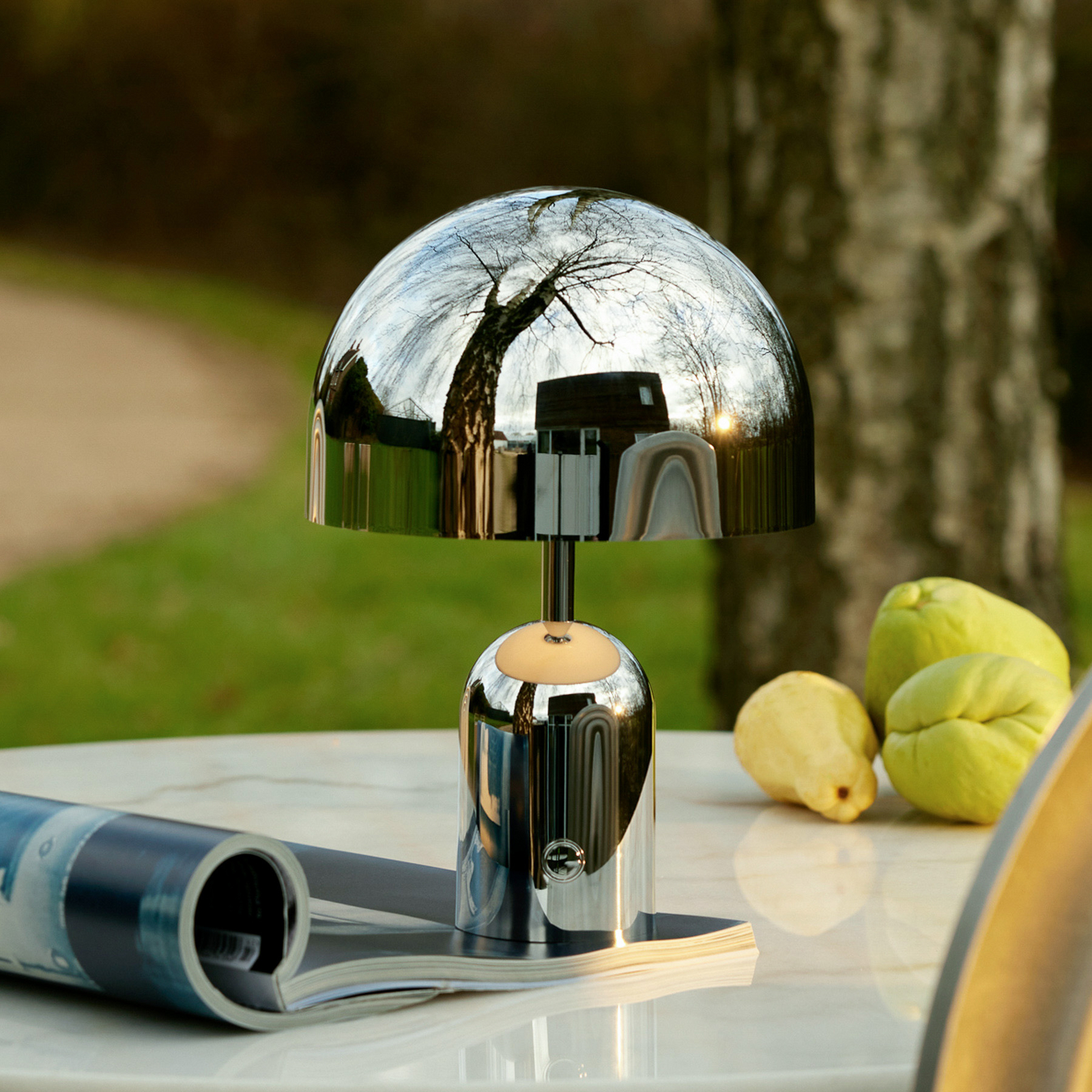 Lámpara de mesa LED Beat de Tom Dixon, color aluminio, altura 53 cm