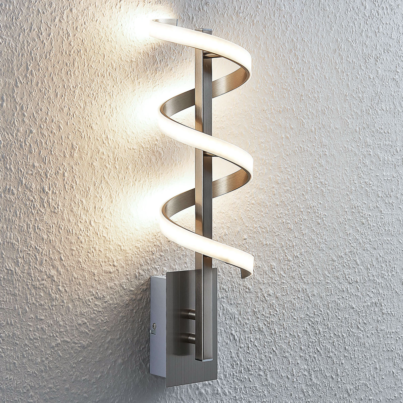 Lindby Twisted LED wall light Pierre, for Hallway, metal, plastic, 11 W, energy efficiency: A+, W: 12.5 cm, H: 42 cm