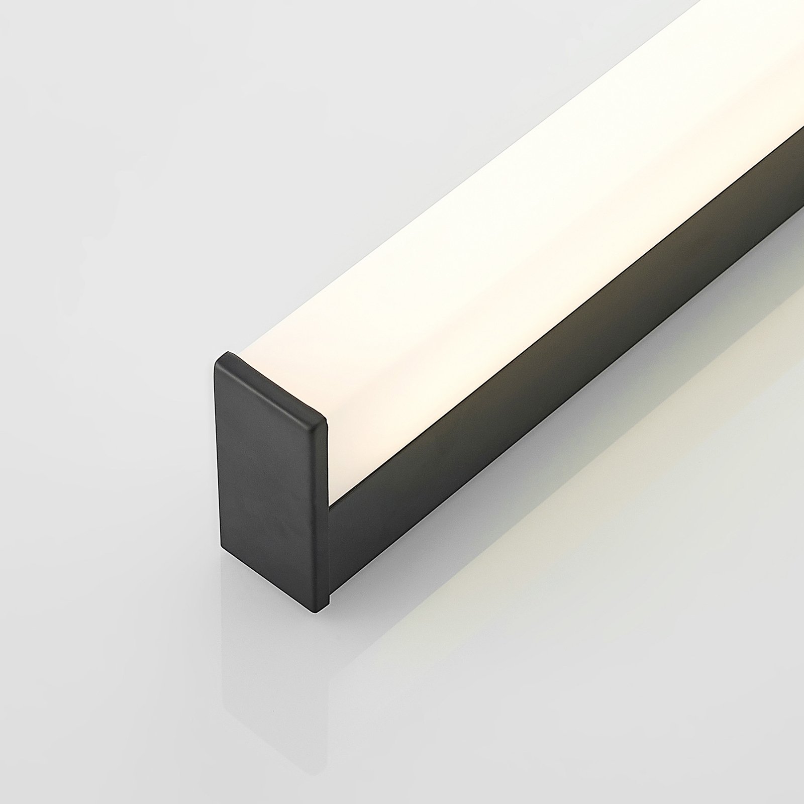 Ulisan LED Aplique de Pared IP44 L58,8 Matt Black/White - Lindby