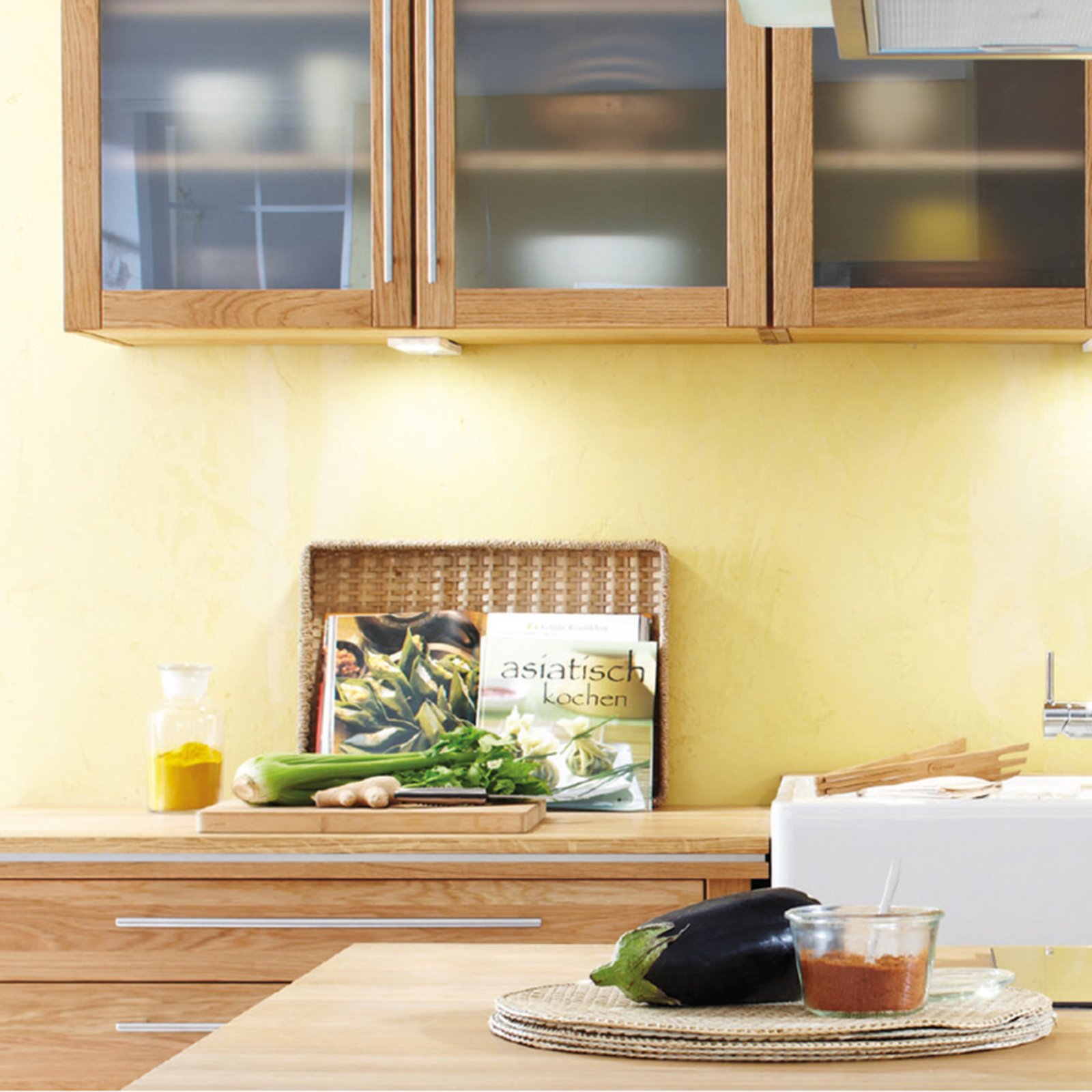 LED Slim-Pad F under-cabinet lamp with dimmer
