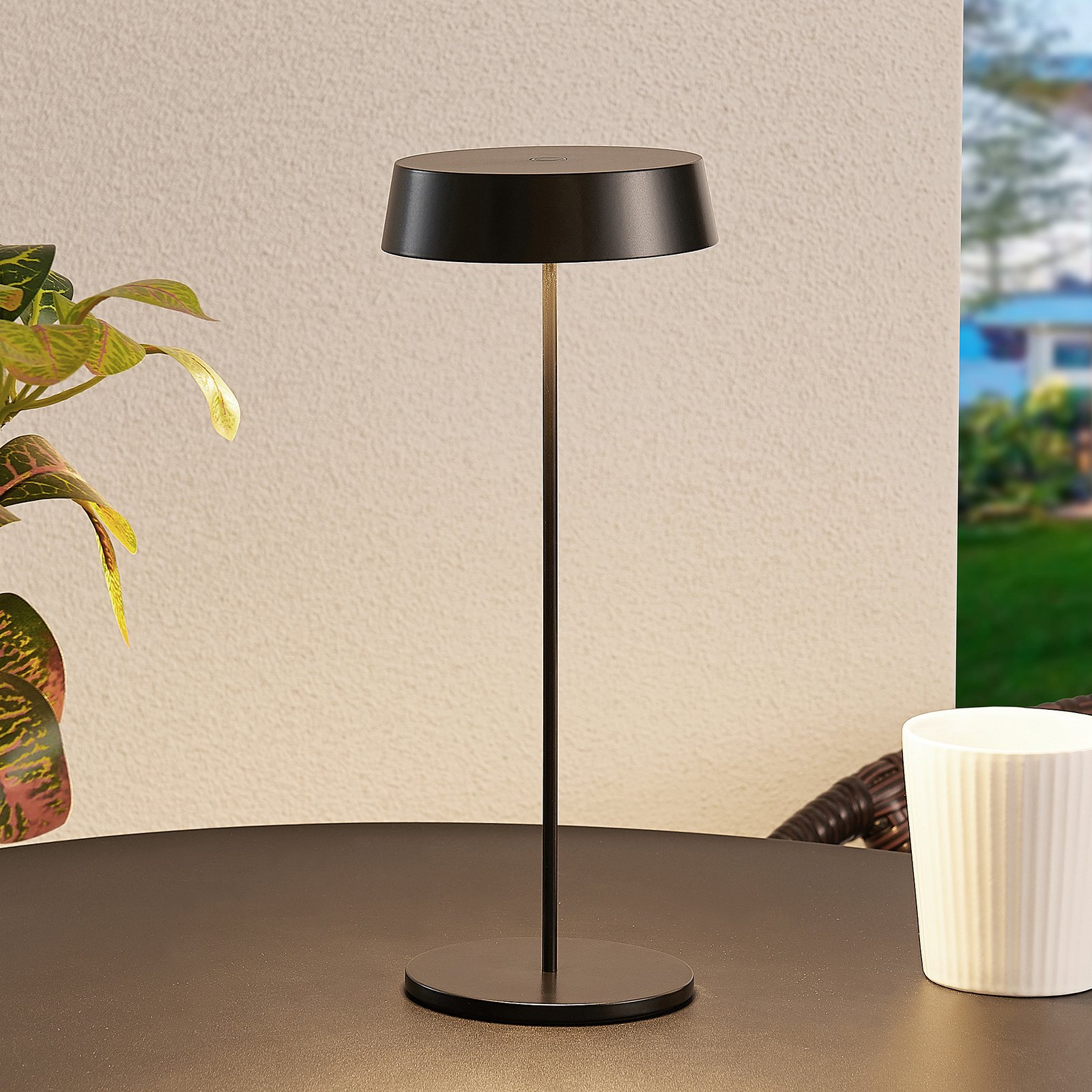 Lucande Tibia stolní lampa LED, USB, černá