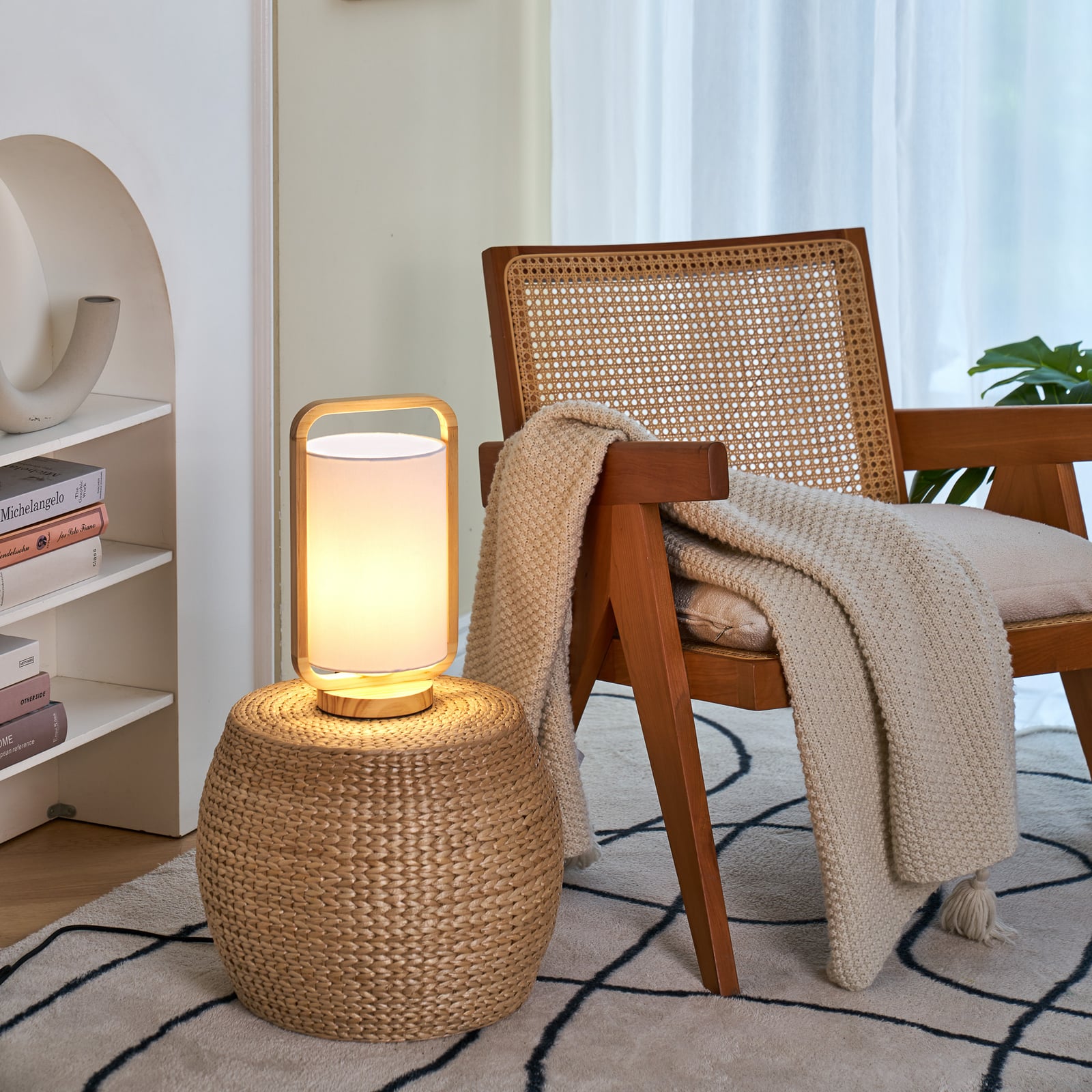 Lampe de table « Pauleen Woody Charm » en tissu et en bois