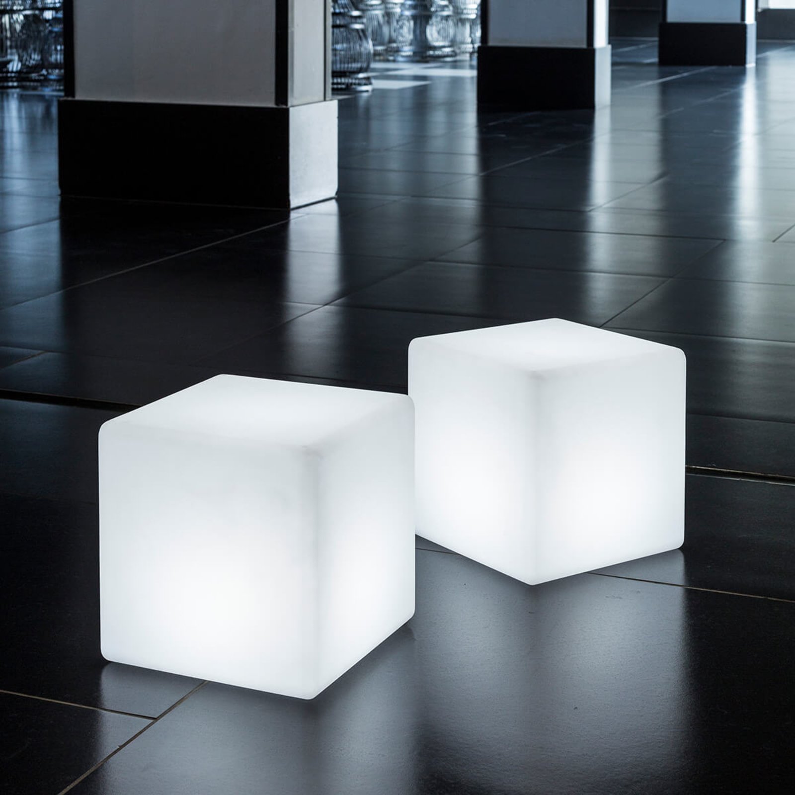 Cube - en lysende kube til udendørs brug