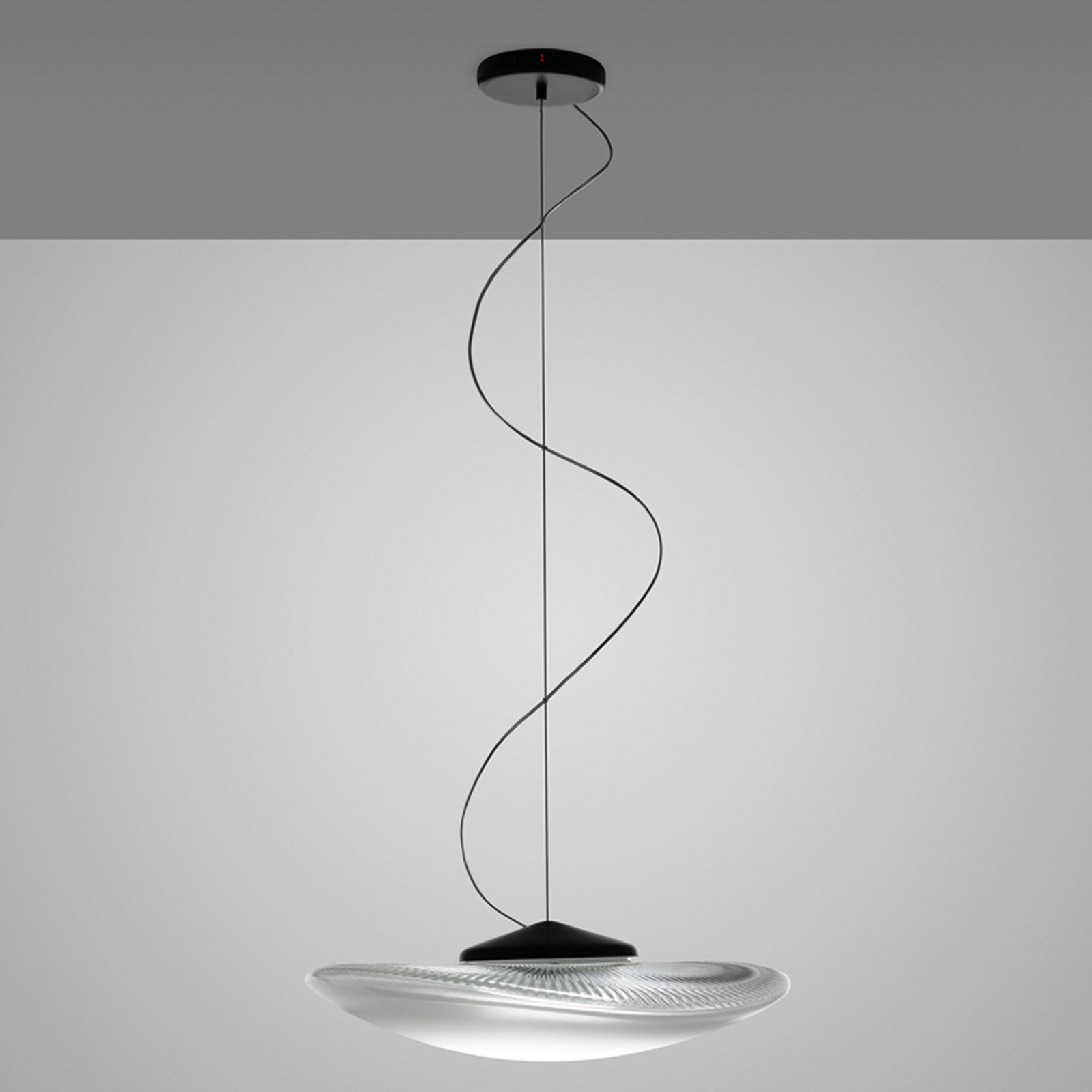 Fabbian Loop – LED sklenená zavesená lampa 3 000 K