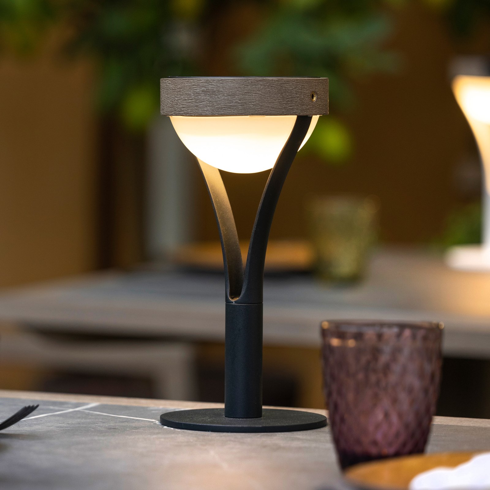 Lampa stołowa solarna LED Tyble, czarny / drewno tekowe, 2700 K, 200 lm