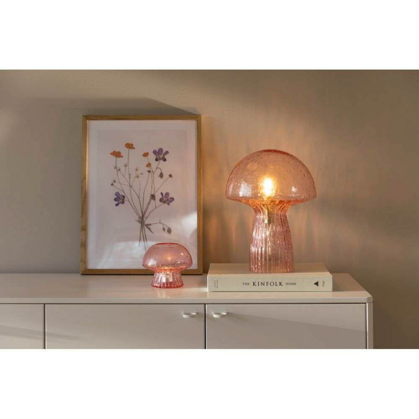 Fungo 22 Stolová Lampa Special Edition Pink - Globen Lighting