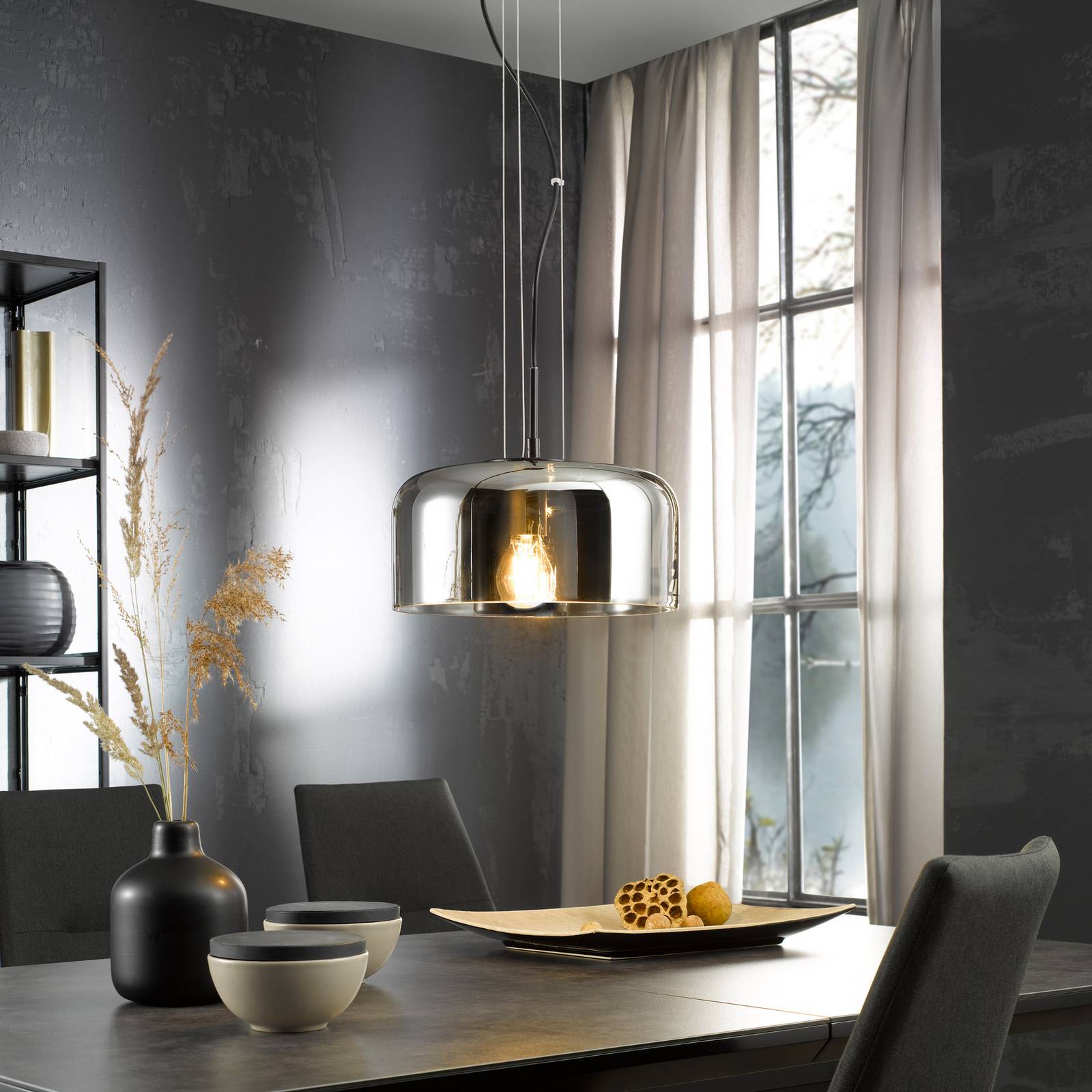 Lampa wisząca Studio z kloszem z dymionego szkła