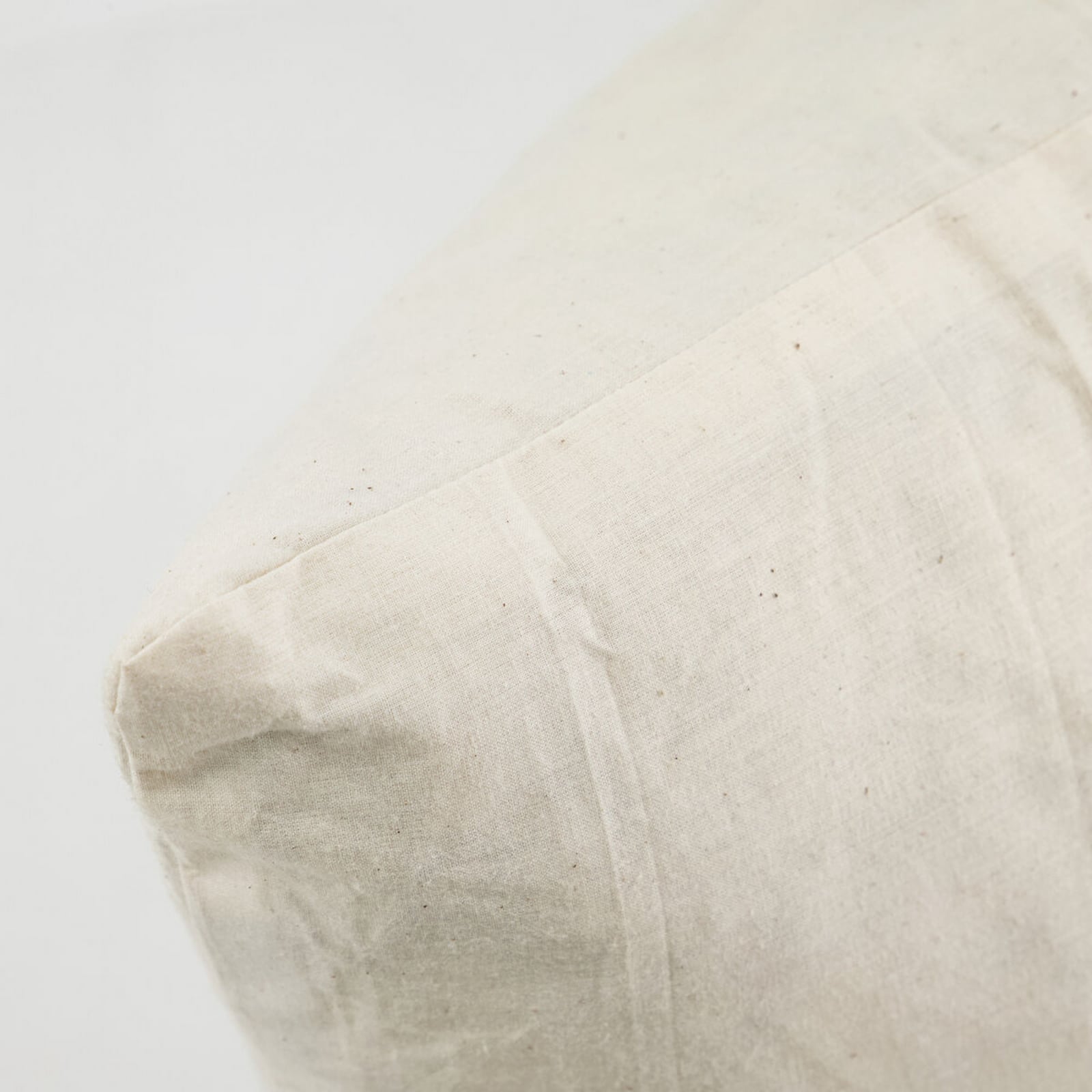 Cuscino bianco, cotone e piume d'anatra, 50 x 50 cm - House Doctor