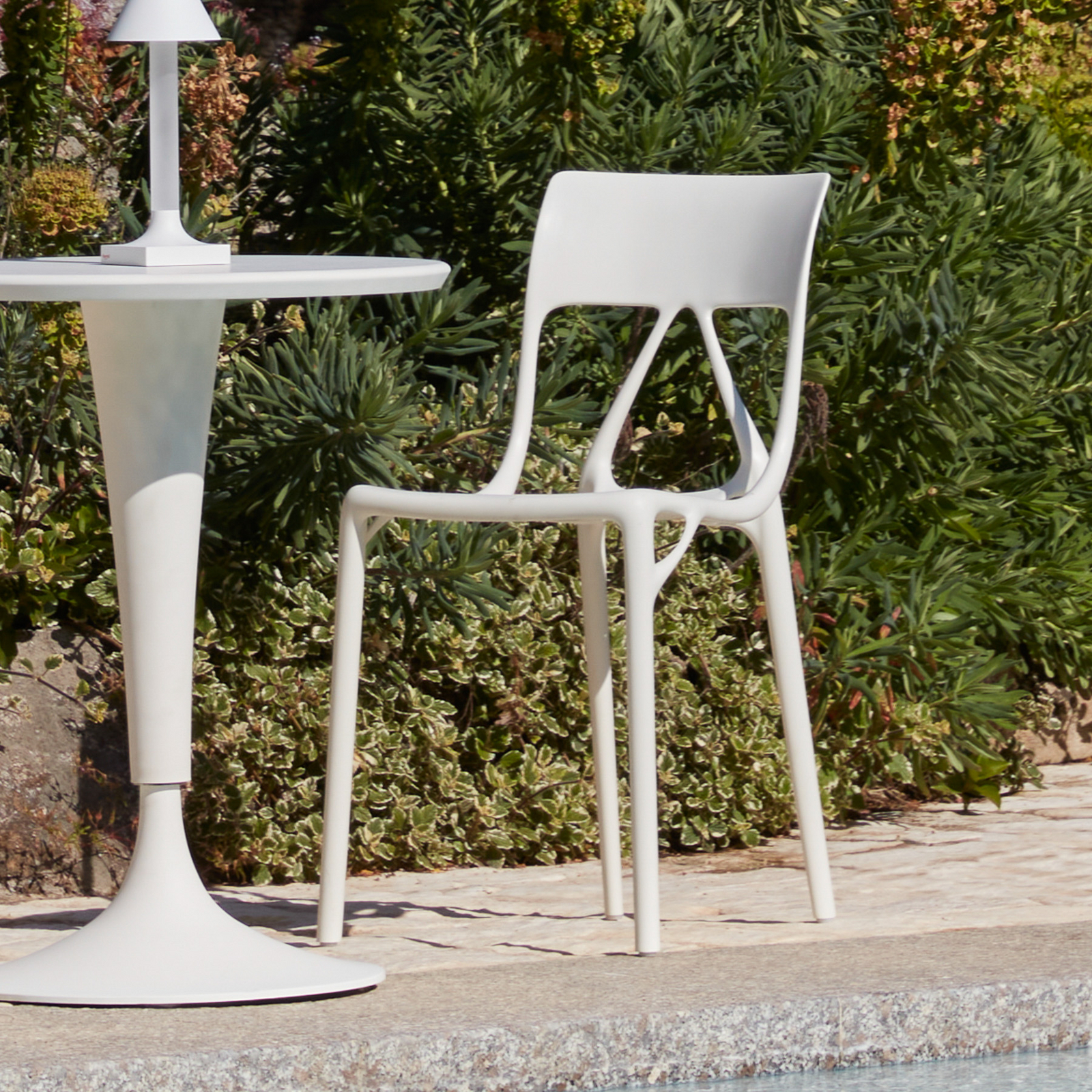 Chaises A.I. Lite, blanches, hauteur 80 cm, lot de 2 - Kartell