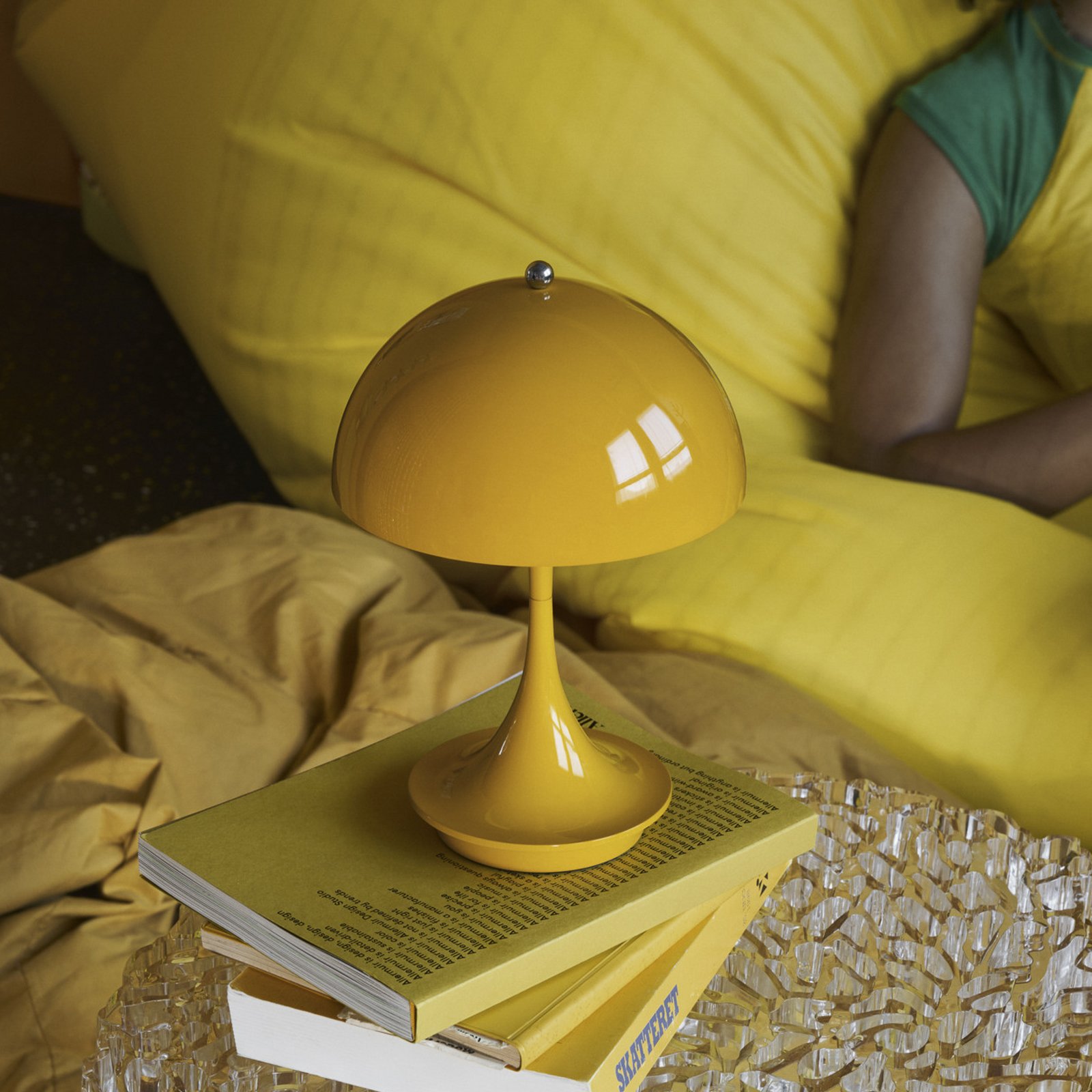 Panthella 160 Portátil Candeeiro de Mesa V3 Opaque Amarelo - Louis Poulsen