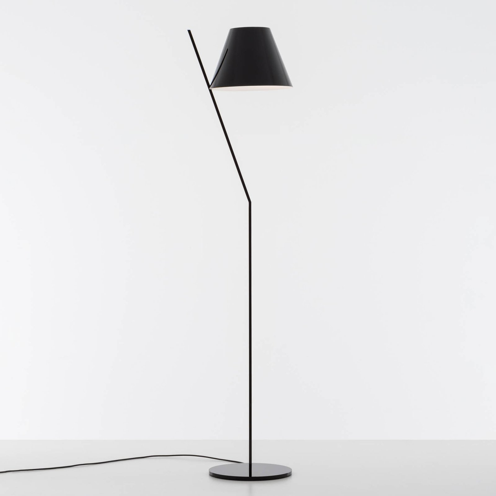 La Petite F Stehleuchte Black - Artemide