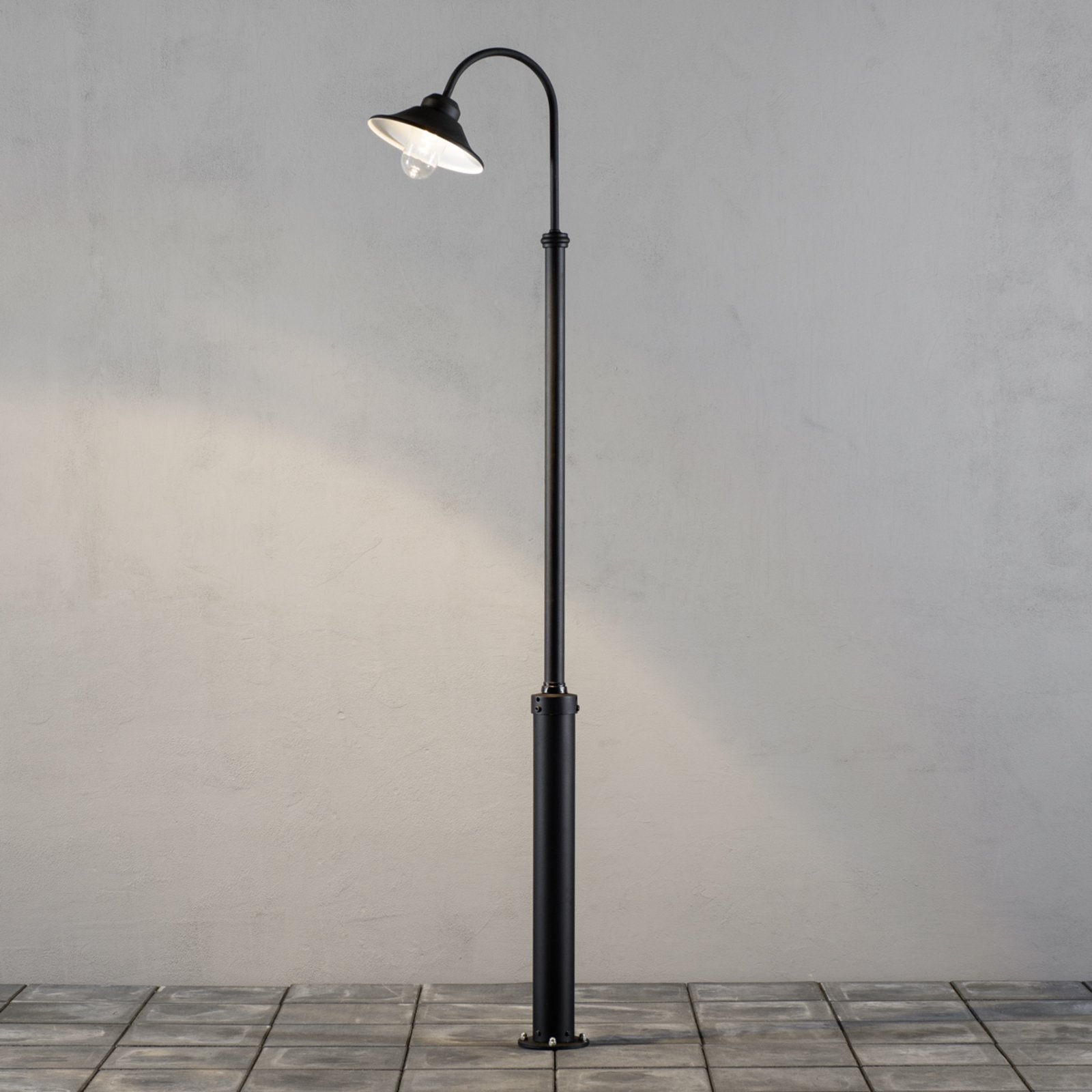 composite lamp post