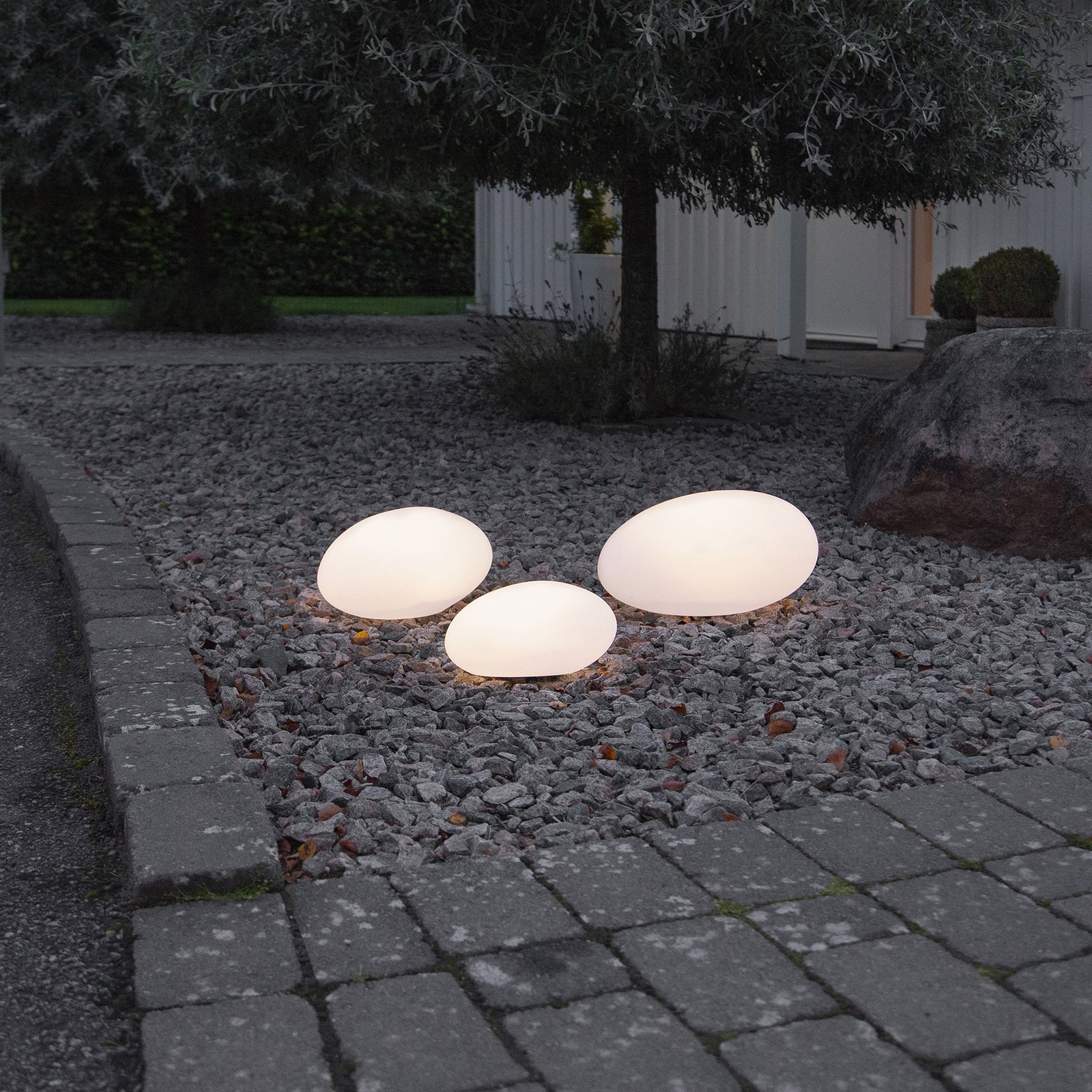 LED lamp op zonne energie Globy steenvorm 26,5 cm