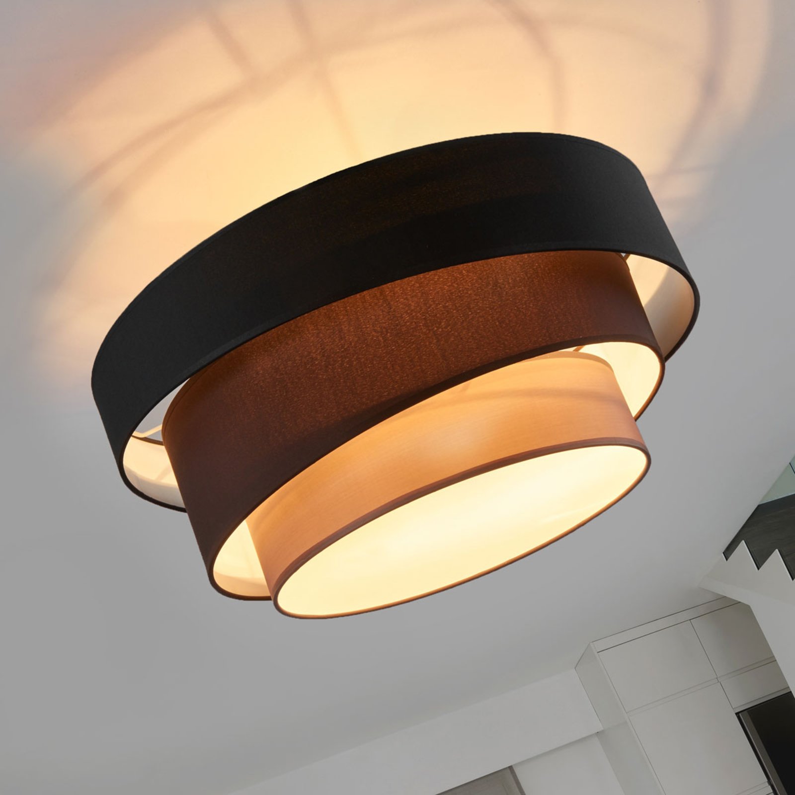 Tiltalende loftslampe Melia, sort og brun