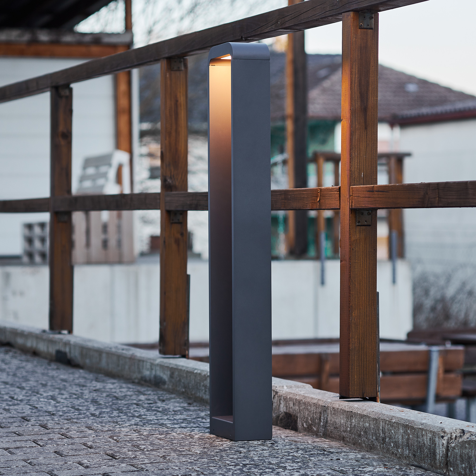 Lindby Emima słupek ogrodowy LED aluminium 100 cm