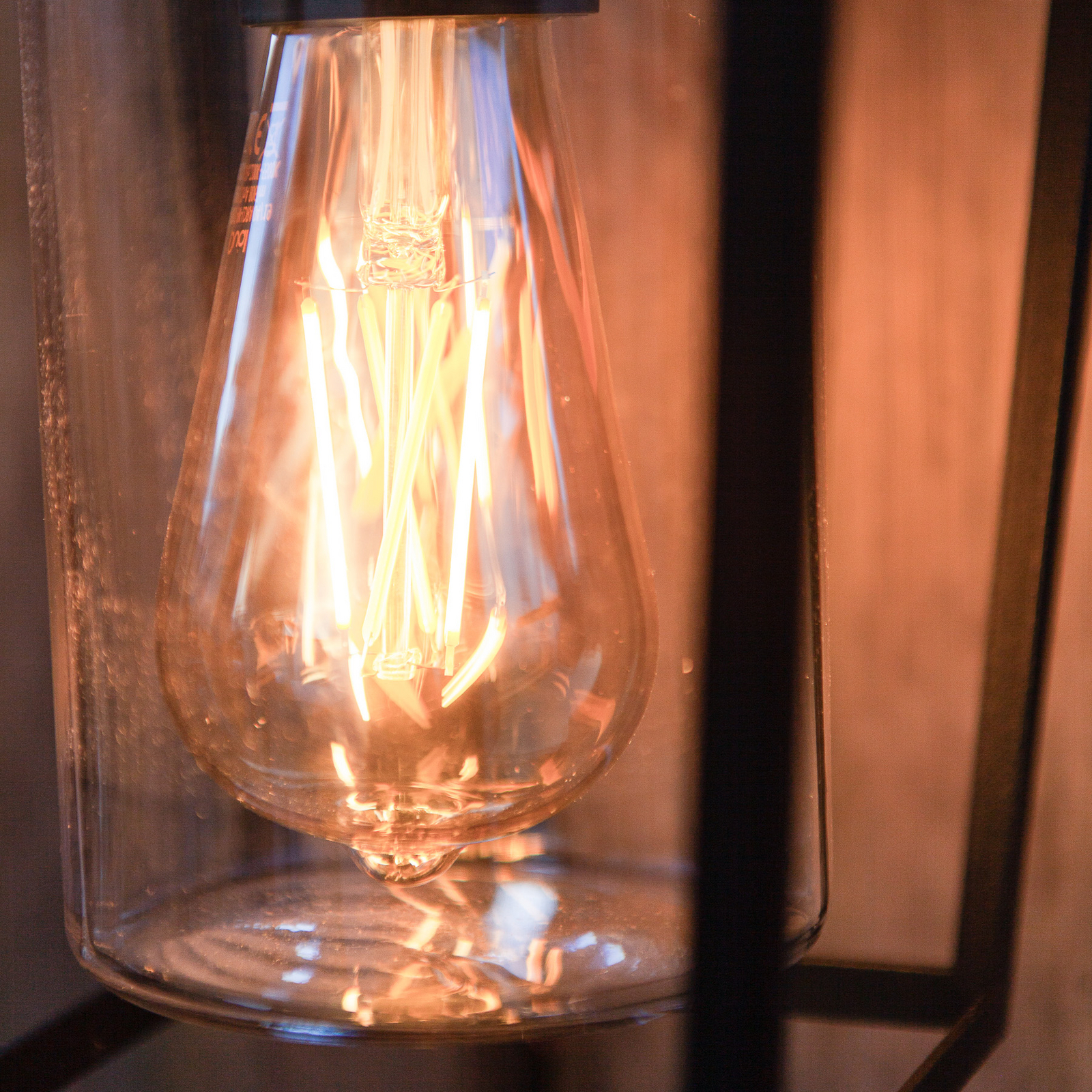 WEST-ulkoseinävalaisin, musta, korkeus 29 cm, metallia, IP44, E27