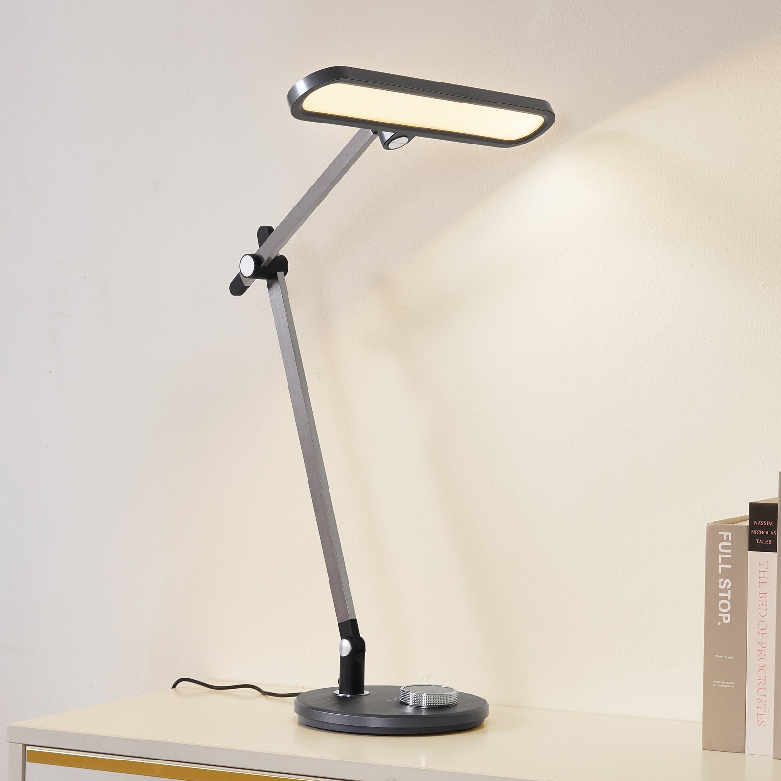 Lindby LED galda lampa Elvir, pelēka, alumīnija, augstums 53 cm, CCT