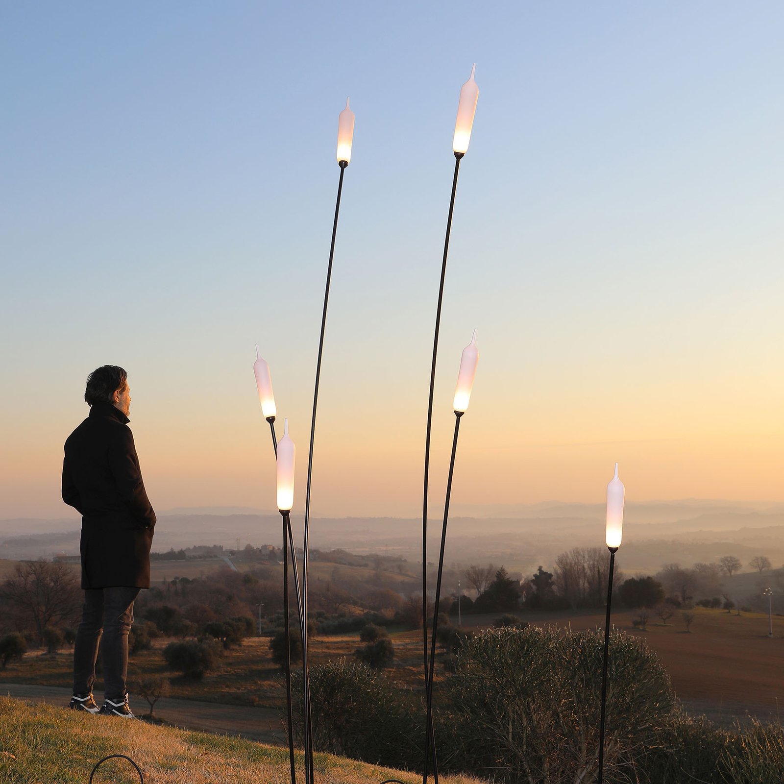 "Karman Nilo" LED šviestuvas su antžeminiu smaigaliu, aukštis 118 cm