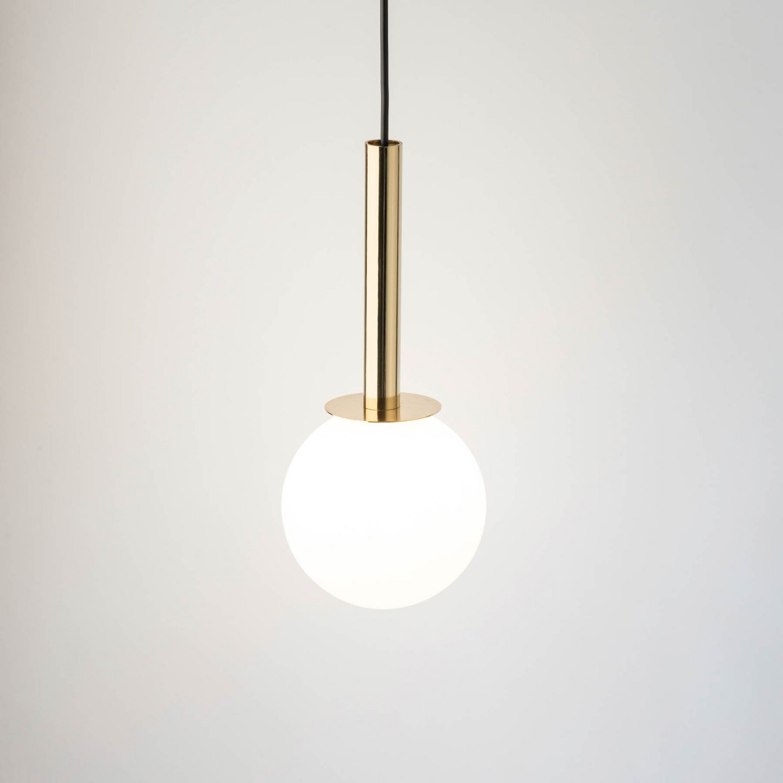 Daisy pendant light, 1-bulb, gold/white/black, glass