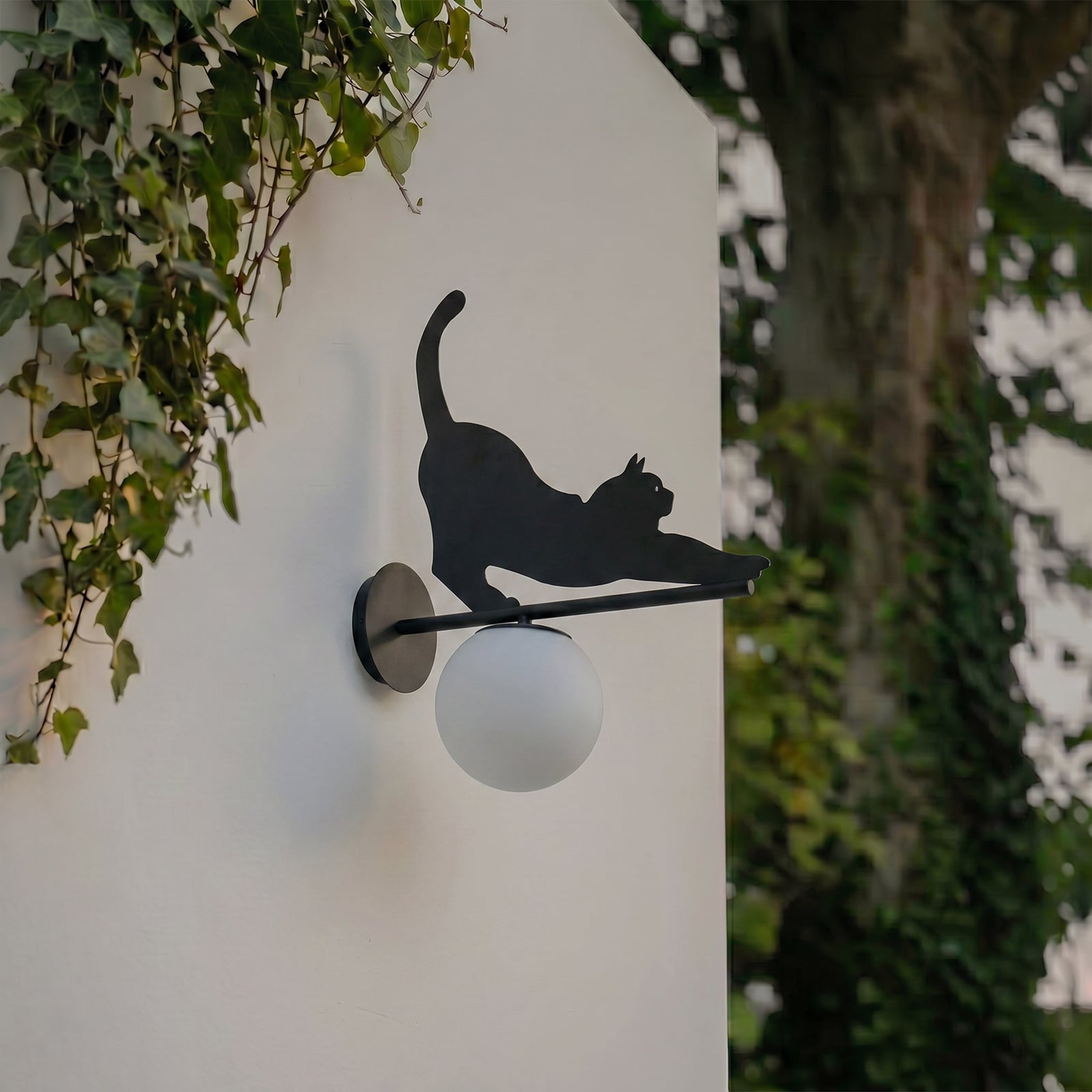 Lintu outdoor wall light, black, IP44, metal, cat - Lindby Lintu outdoor wall light, black, IP44, metal, cat - Lindby