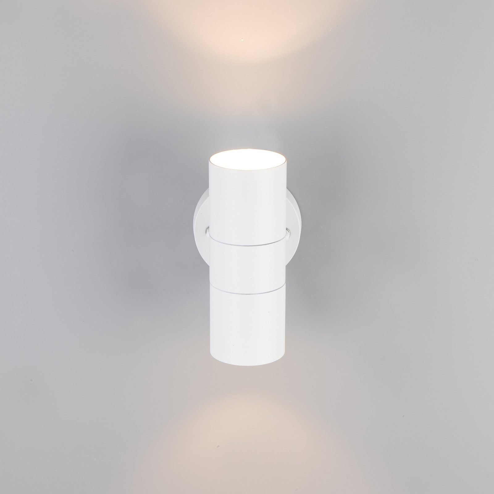 Zunanja stenska svetilka Turia, bela mat, višina 16 cm, kovina Zunanja stenska svetilka Turia, bela mat, višina 16 cm, kovina