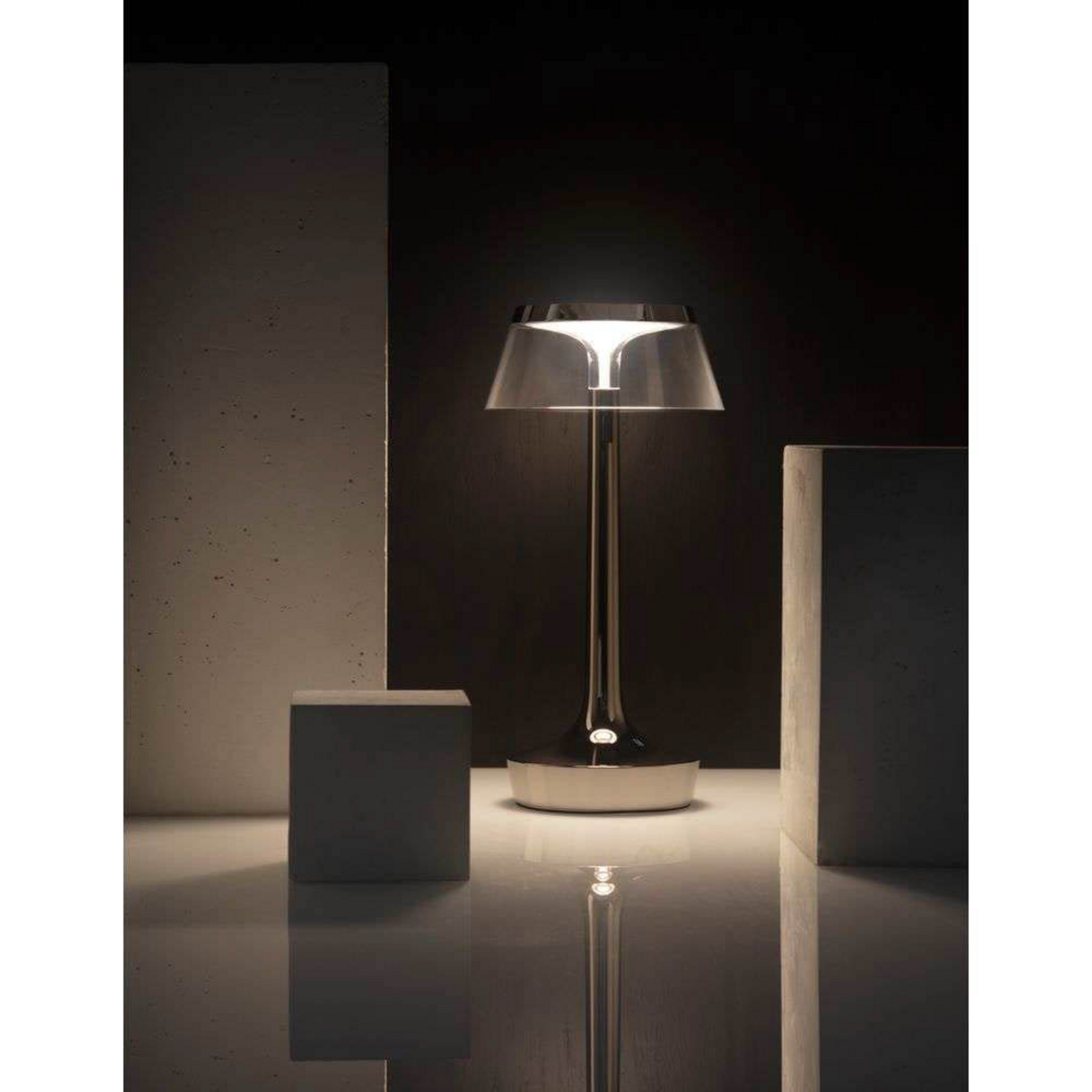 Bon Jour Unplugged Tischleuchte Chrome/Black - Flos