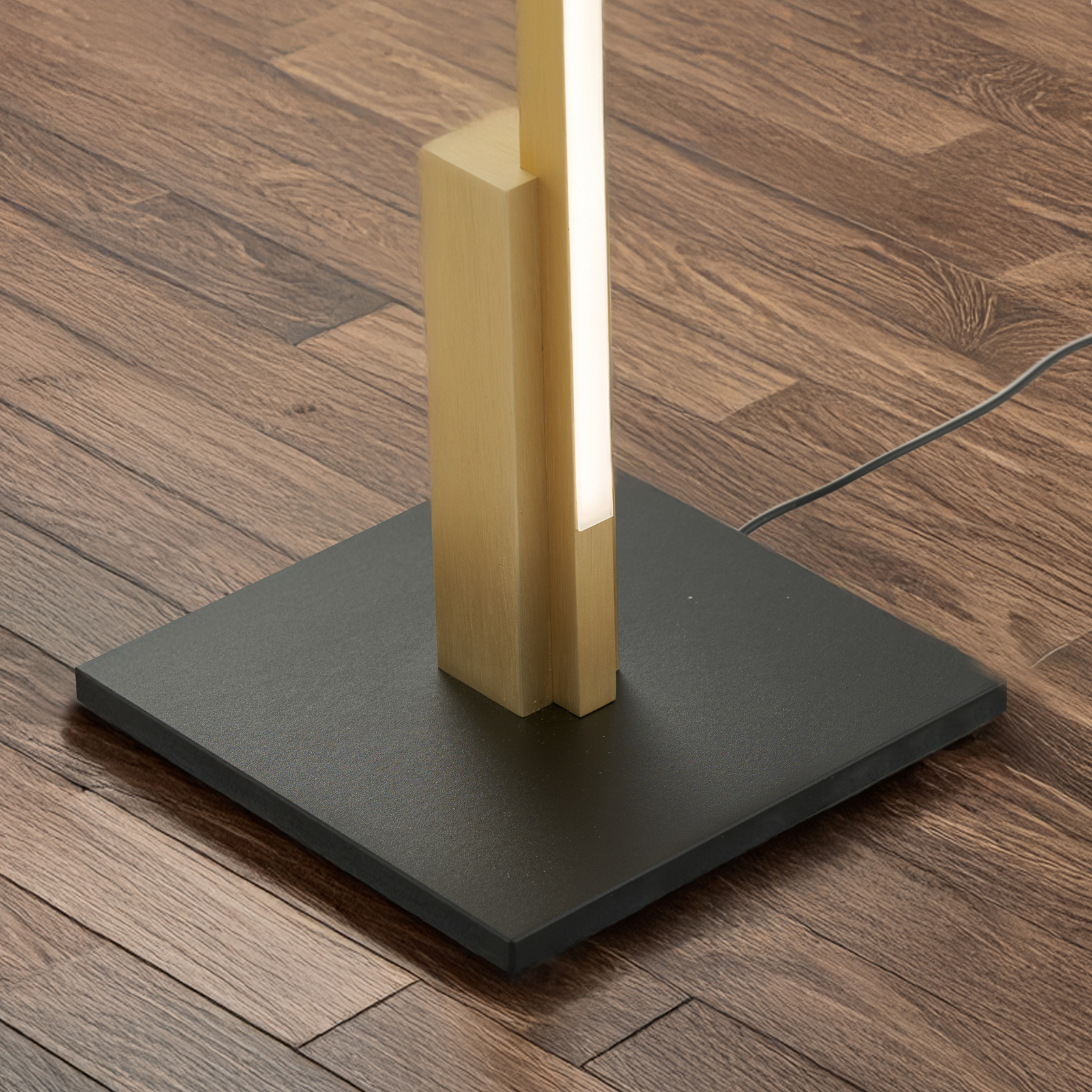 Stojacia lampa Quitani Talon LED eloxovaná matná mosadz