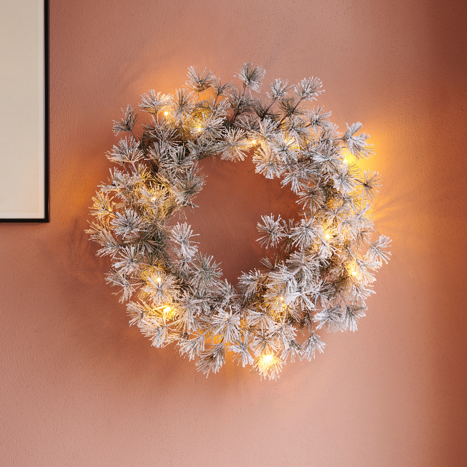 Alfi LED wreath, green/snowy, Ø 45 cm