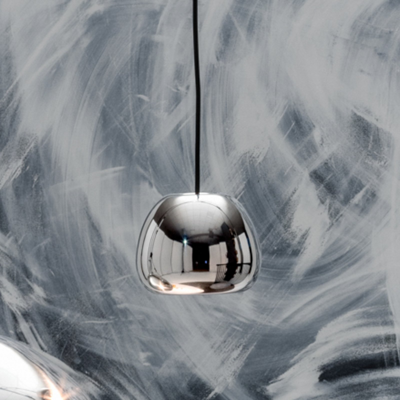 Suspension LED Void mini, couleur chrome, Ø 15 cm - Tom Dixon Suspension LED Void mini, couleur chrome, Ø 15 cm - Tom Dixon