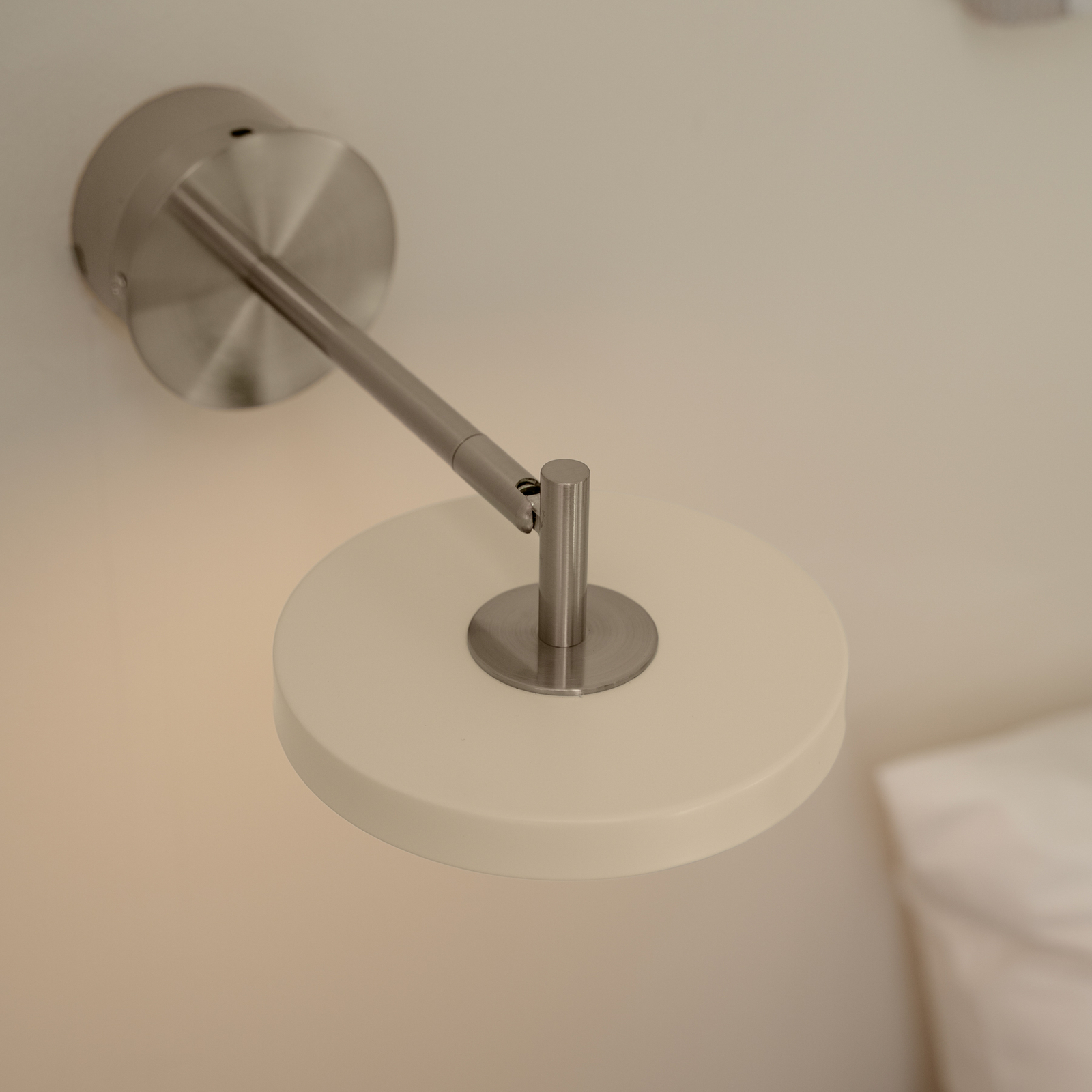 UMAGE LED-Wandlampe Asteria Short, weiß, Stahl, Hardwire