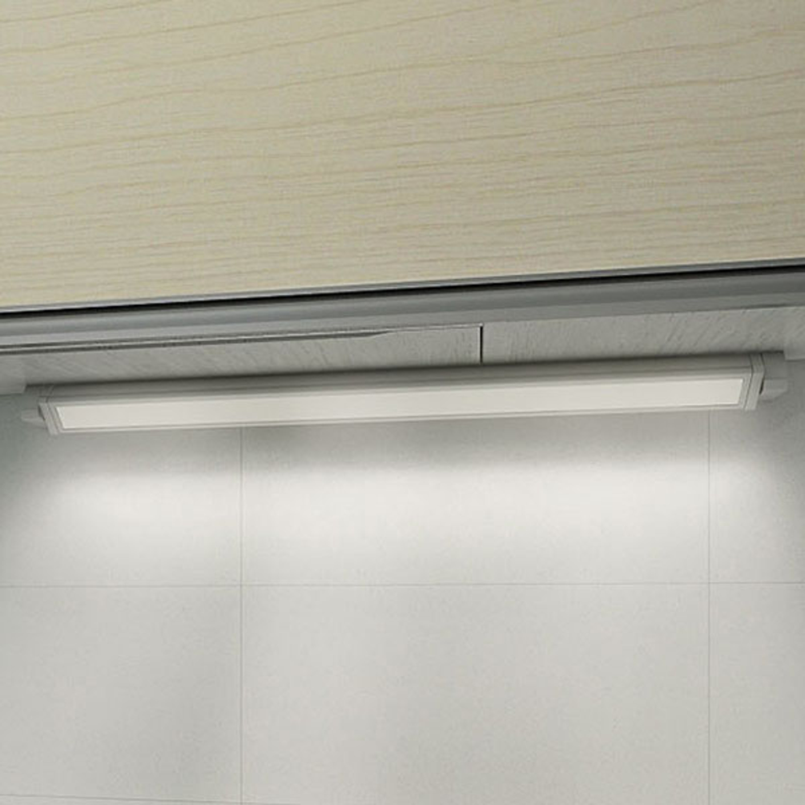 Lampe meuble en saillie LED 957, longueur 90,8 cm