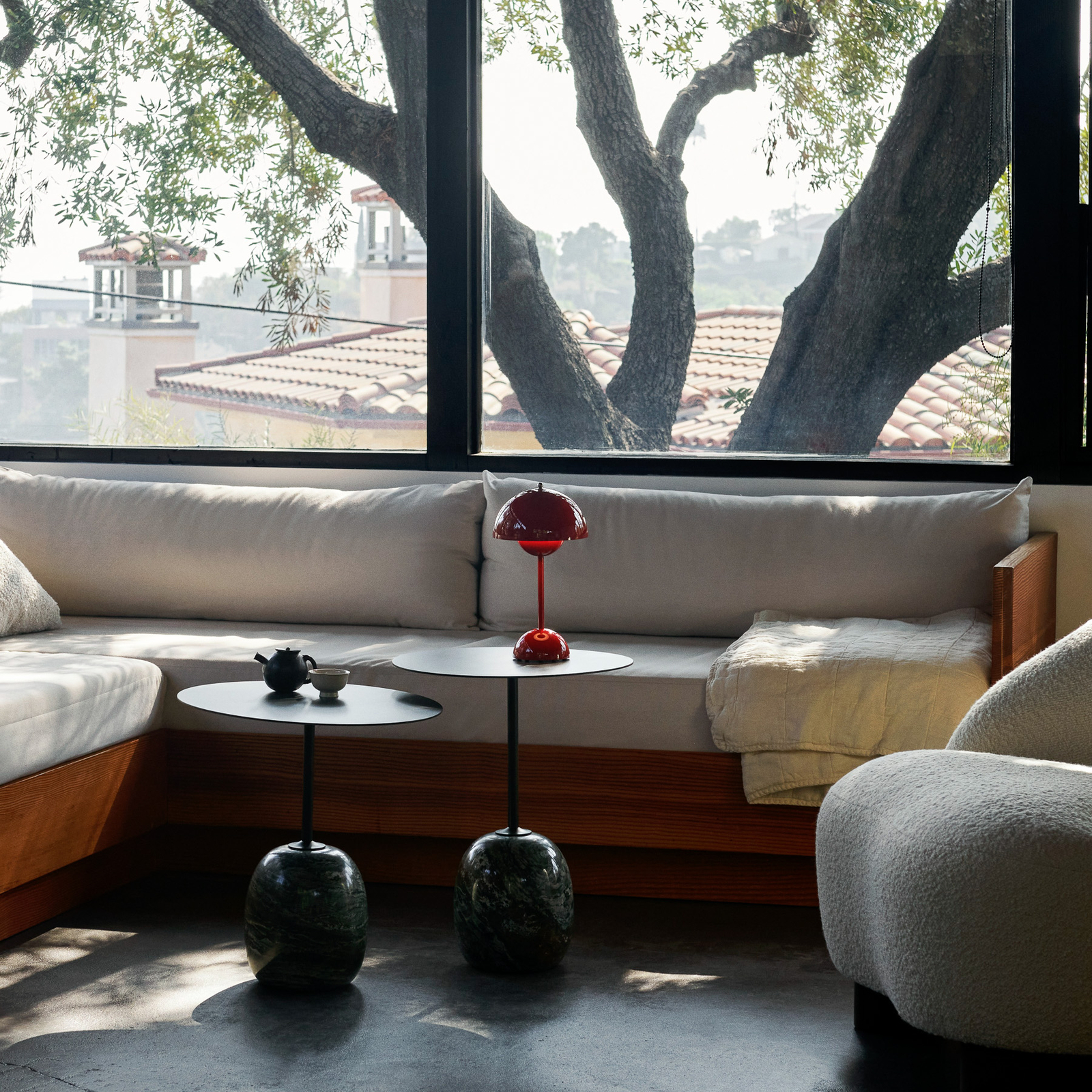 Flowerpot VP9 Portable Tafellamp Vermilion Red - &Tradition Flowerpot VP9 Portable Tafellamp Vermilion Red - &Tradition