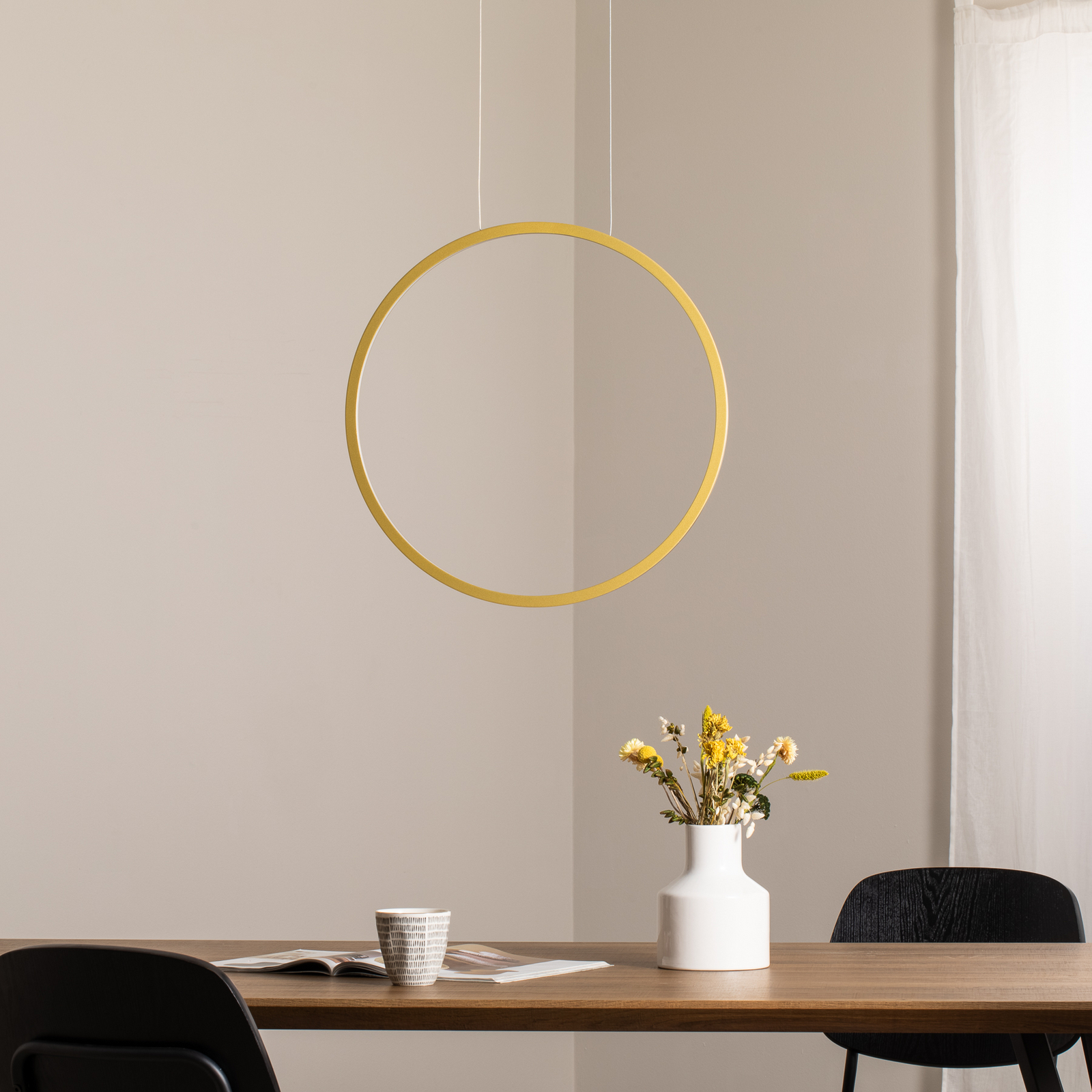 LED-Hängeleuchte Saturno vertikal, gold, Ø 50 cm, Metall