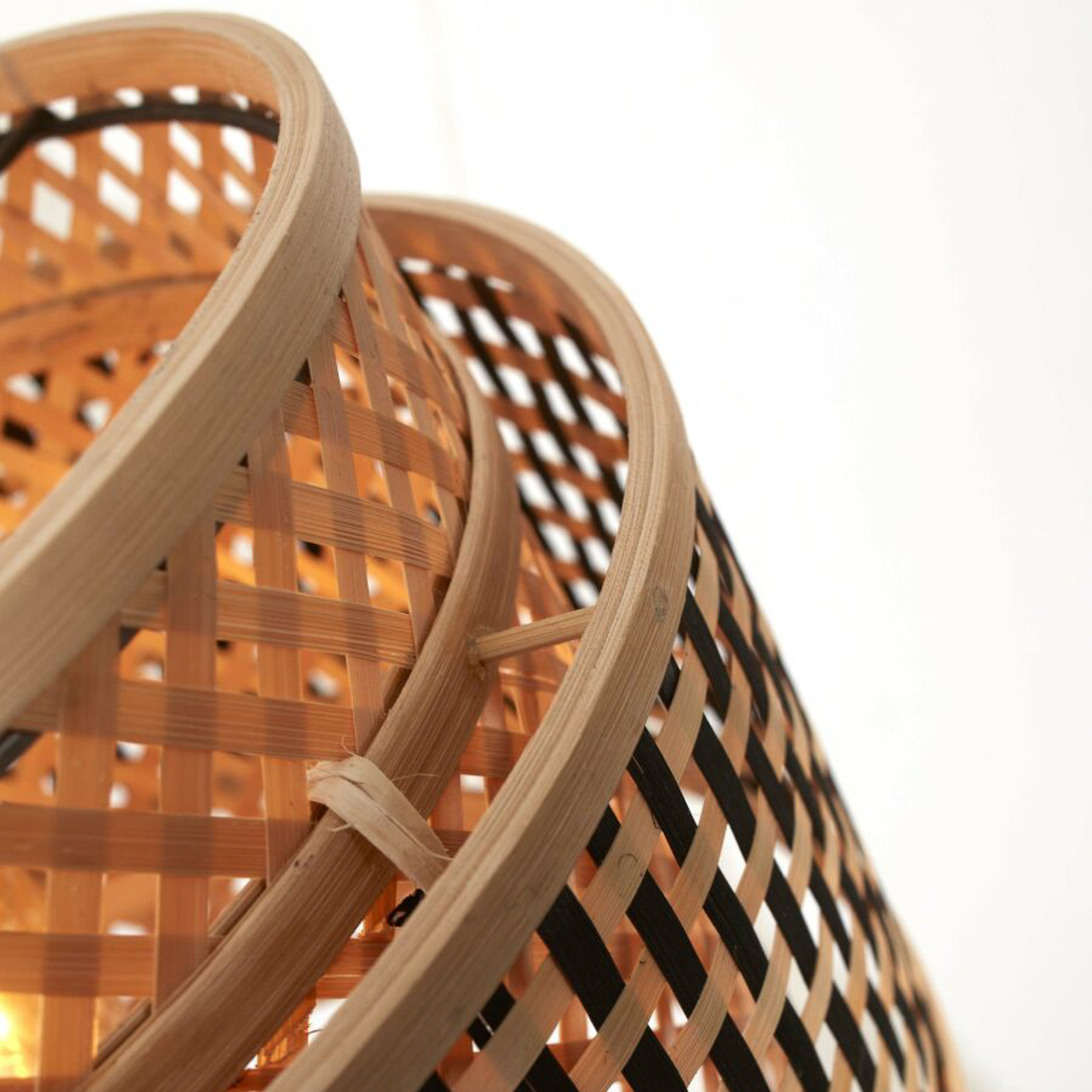 GOOD & MOJO Butano bambuko pakabinamas šviestuvas 25x20cm
