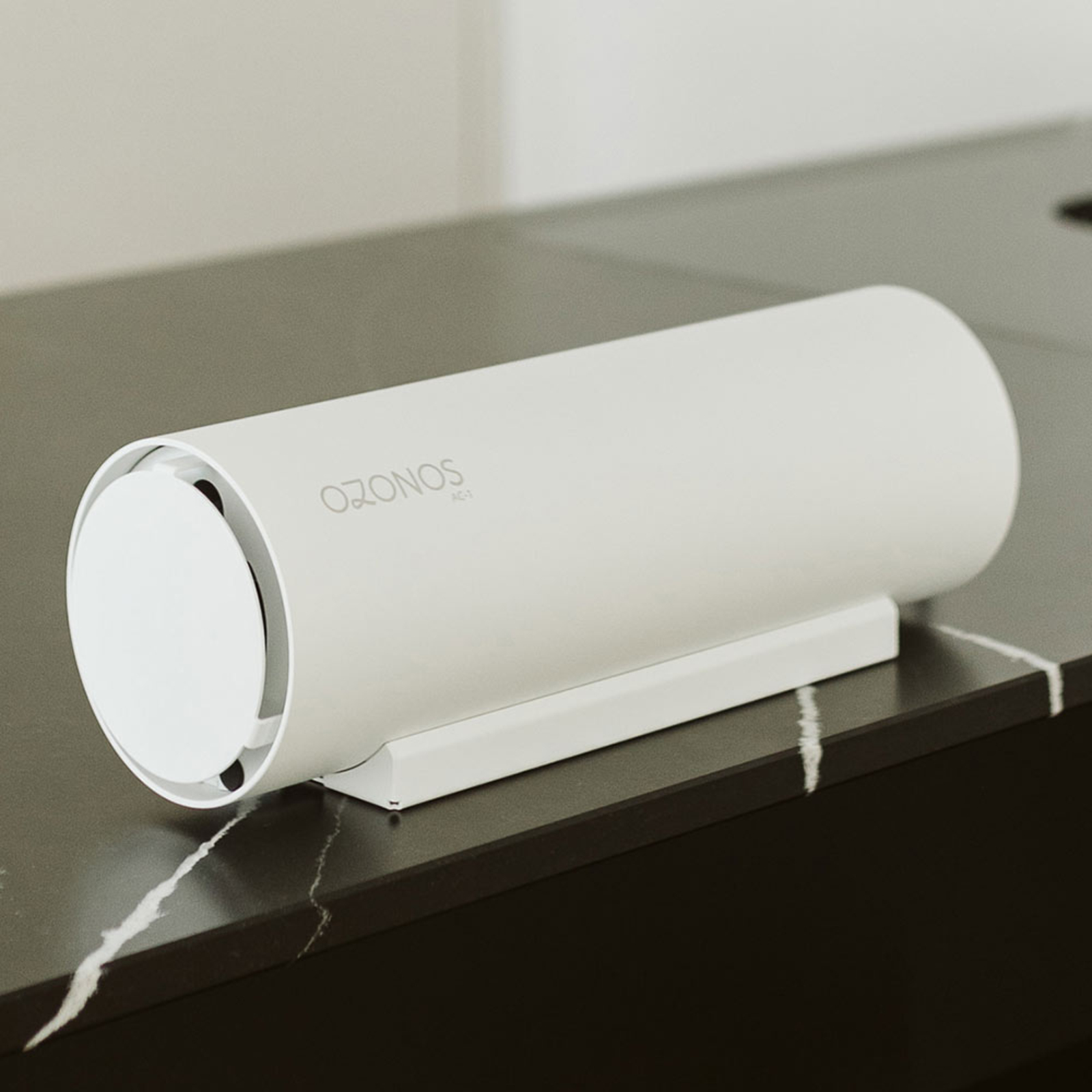 Ozonos AC-1 Pro air purifier, 0.210 ppm O3, white